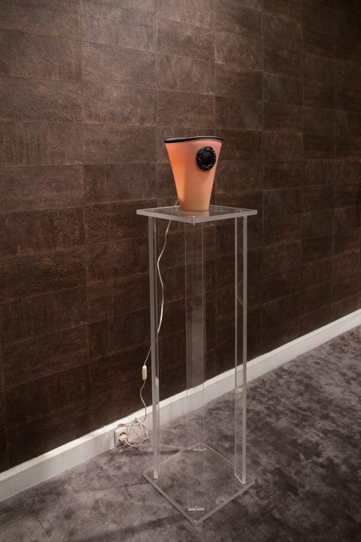 Mid-Century Modern Tommaso Barbi Modern Pink and Black Italian Glass Lamp For Sale