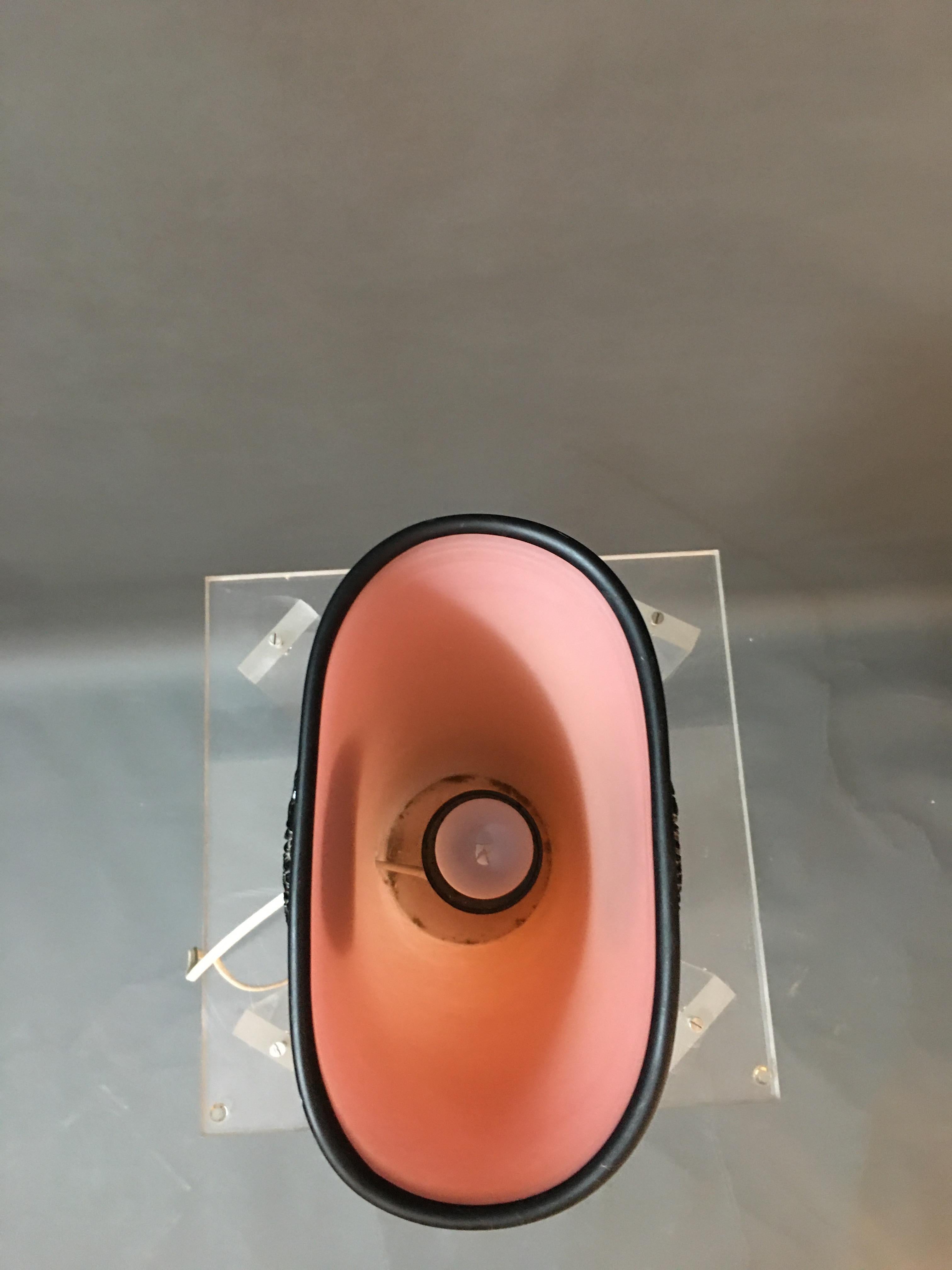 Moderne rosa und schwarze italienische Glaslampe von Tommaso Barbi im Angebot 1