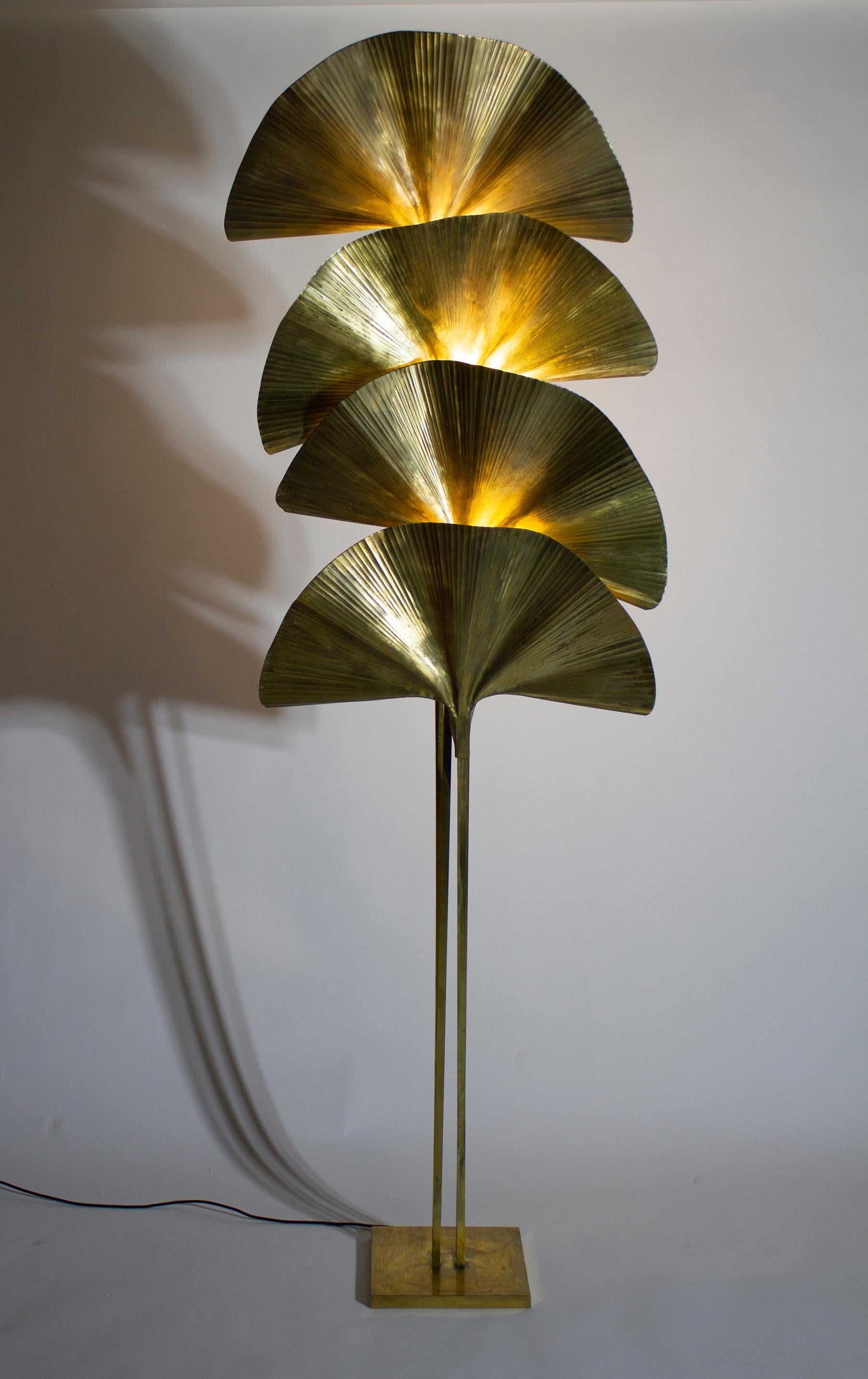 Mid-Century Modern Tommaso Barbi Monumental Brass Ginko Leaf Floor Lamp 1970s
