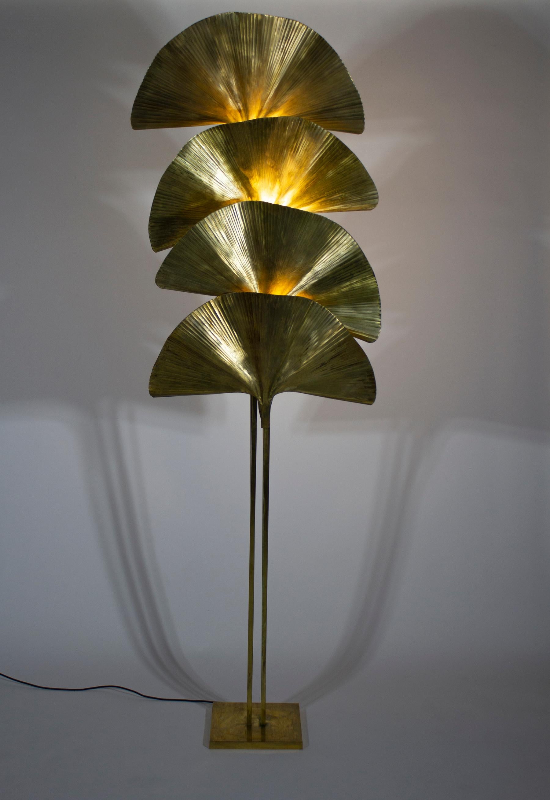 Tommaso Barbi Monumental Brass Ginko Leaf Floor Lamp 1970s In Good Condition In Dallas, TX