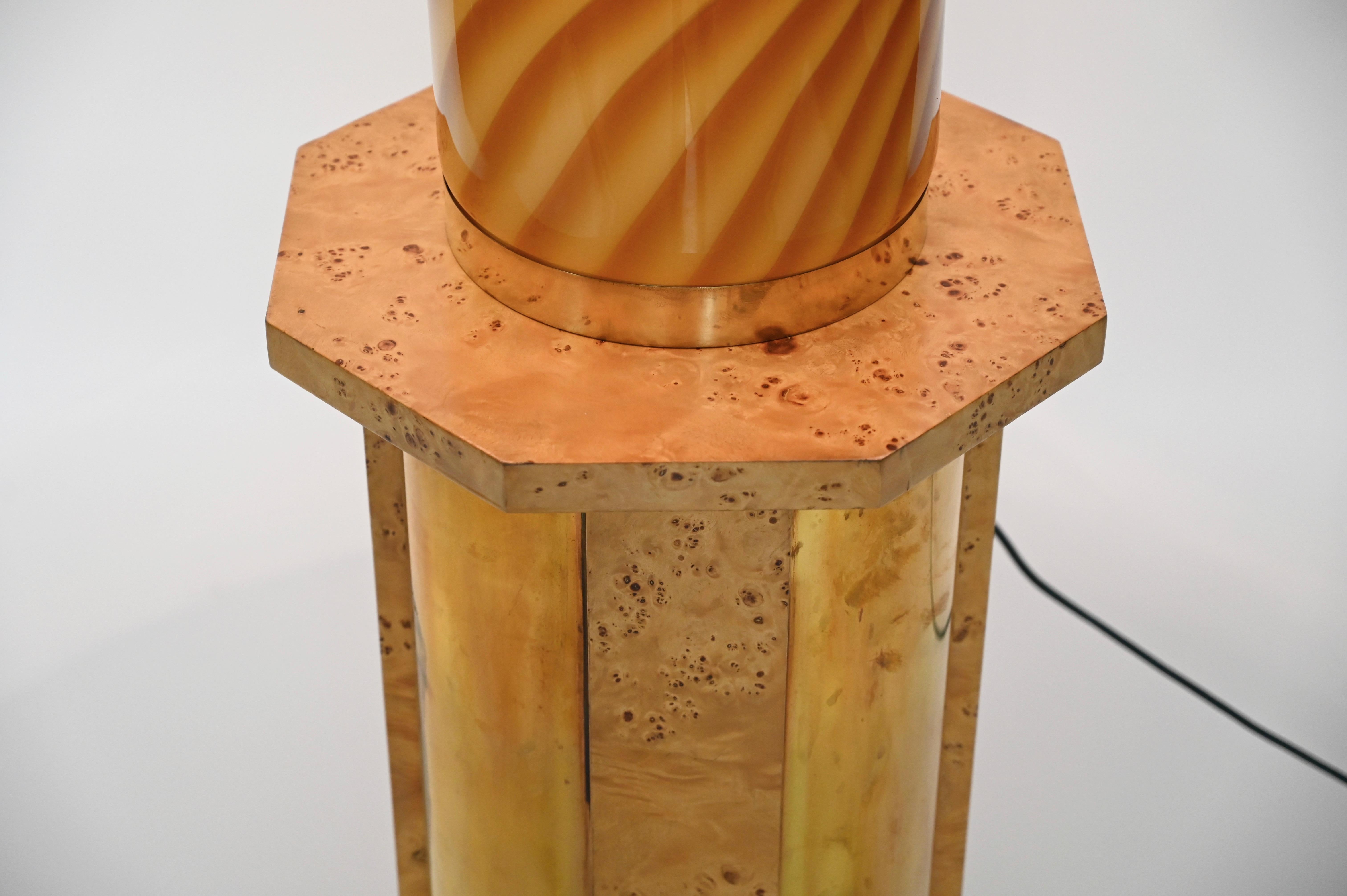 Tommaso Barbi Octagonal Side Table Pedestal in Brass and Birch Burl, Italy 1970s For Sale 4