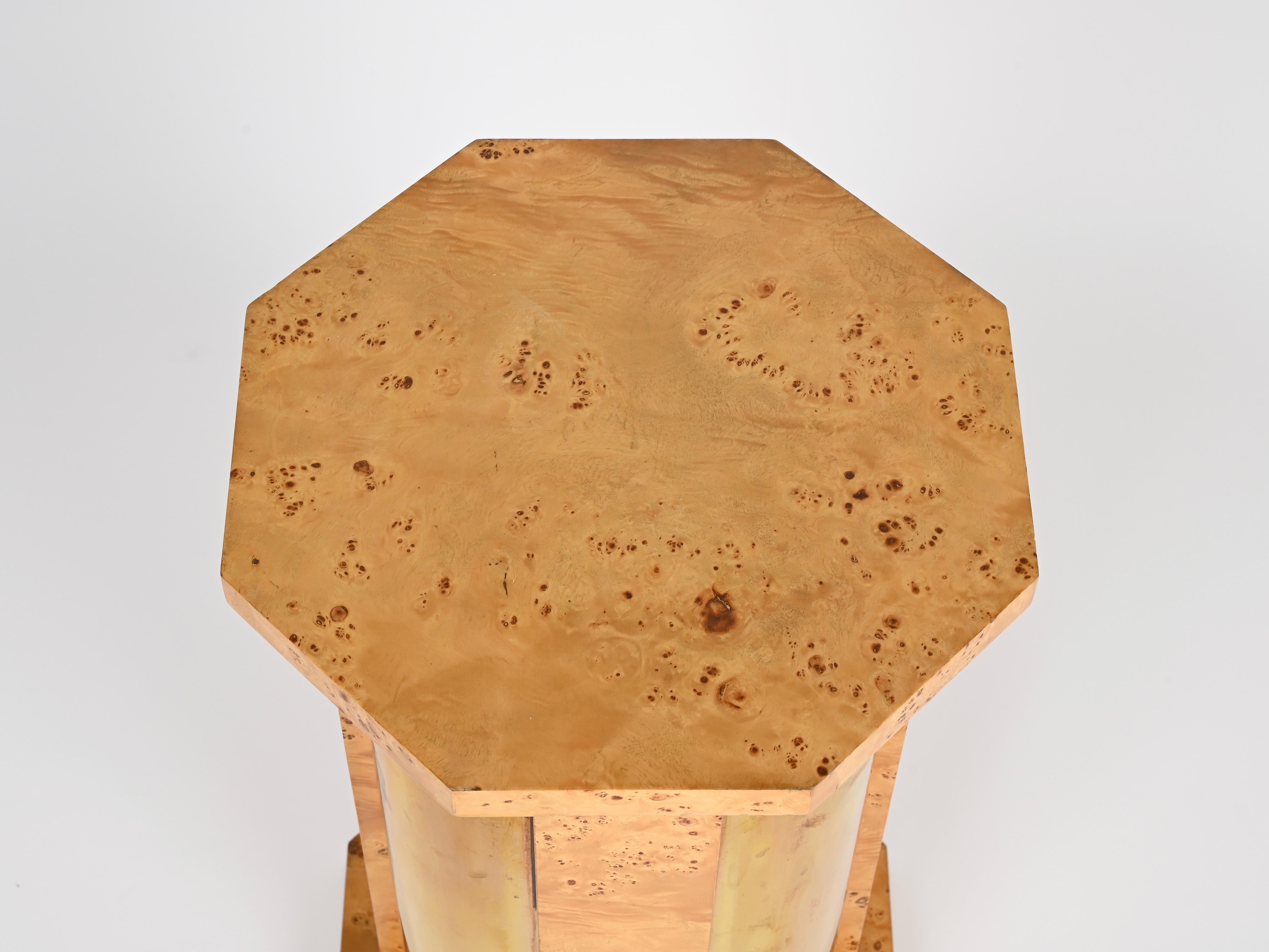 Tommaso Barbi Octagonal Side Table Pedestal in Brass and Birch Burl, Italy 1970s In Good Condition For Sale In Roma, IT