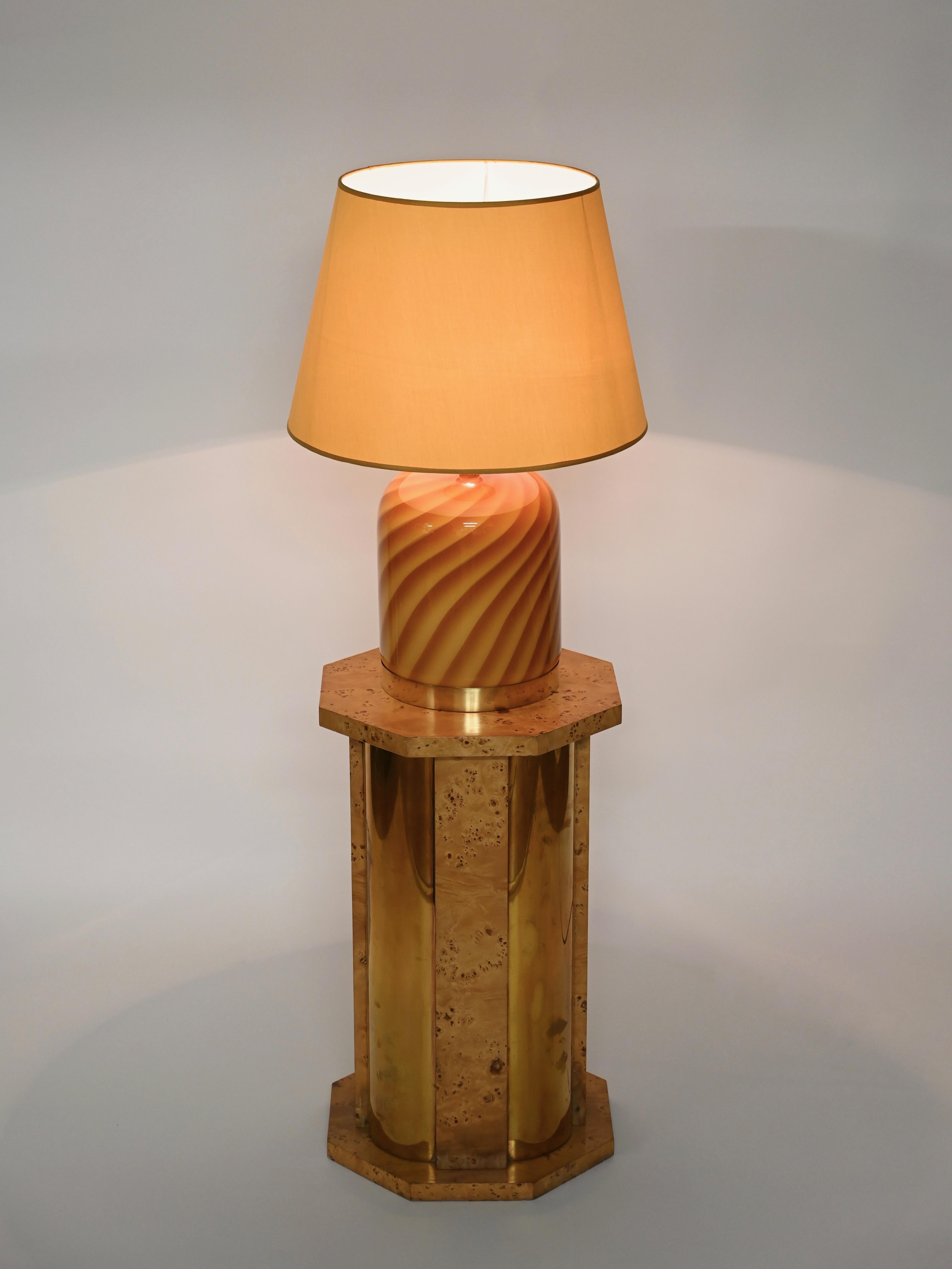 Tommaso Barbi Octagonal Side Table Pedestal in Brass and Birch Burl, Italy 1970s For Sale 3