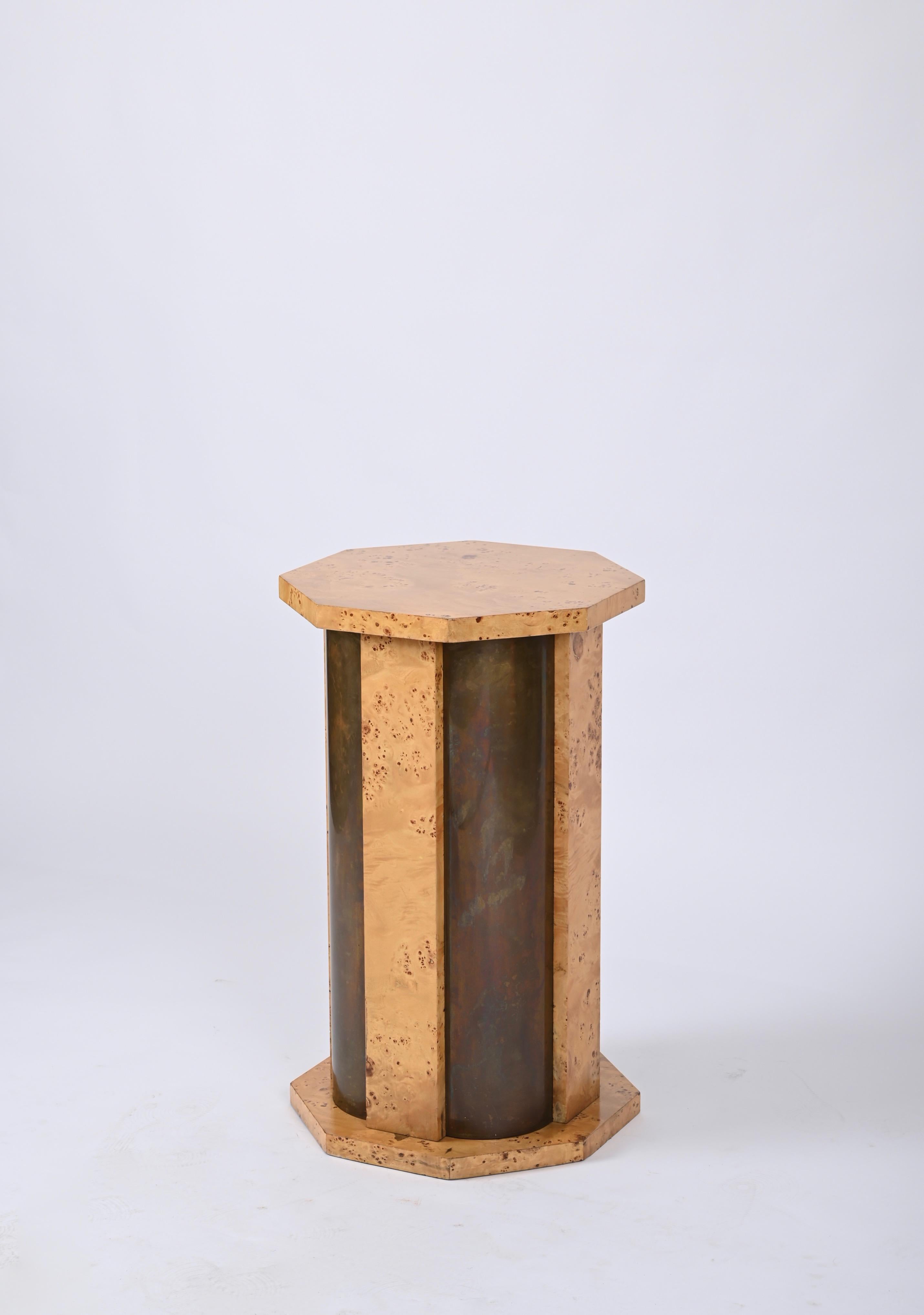 Tommaso Barbi Octagonal Table Pedestal in Burl Wood and Brass, Italy, 1970 In Good Condition For Sale In Roma, IT