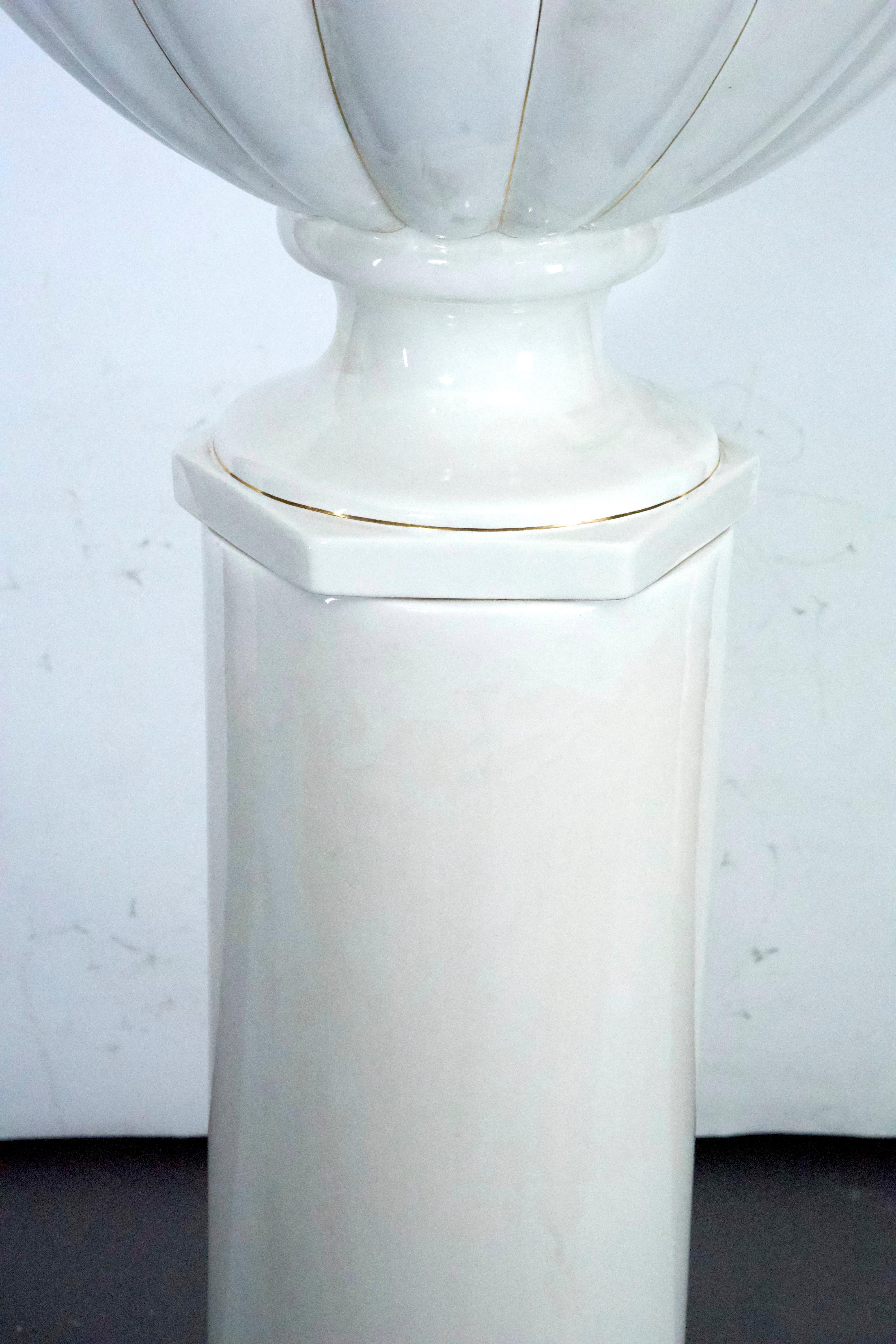 Tommaso Barbi Oversized White Ceramic Vase with Gold Details and Column, Italy In Good Condition For Sale In Catania, CT