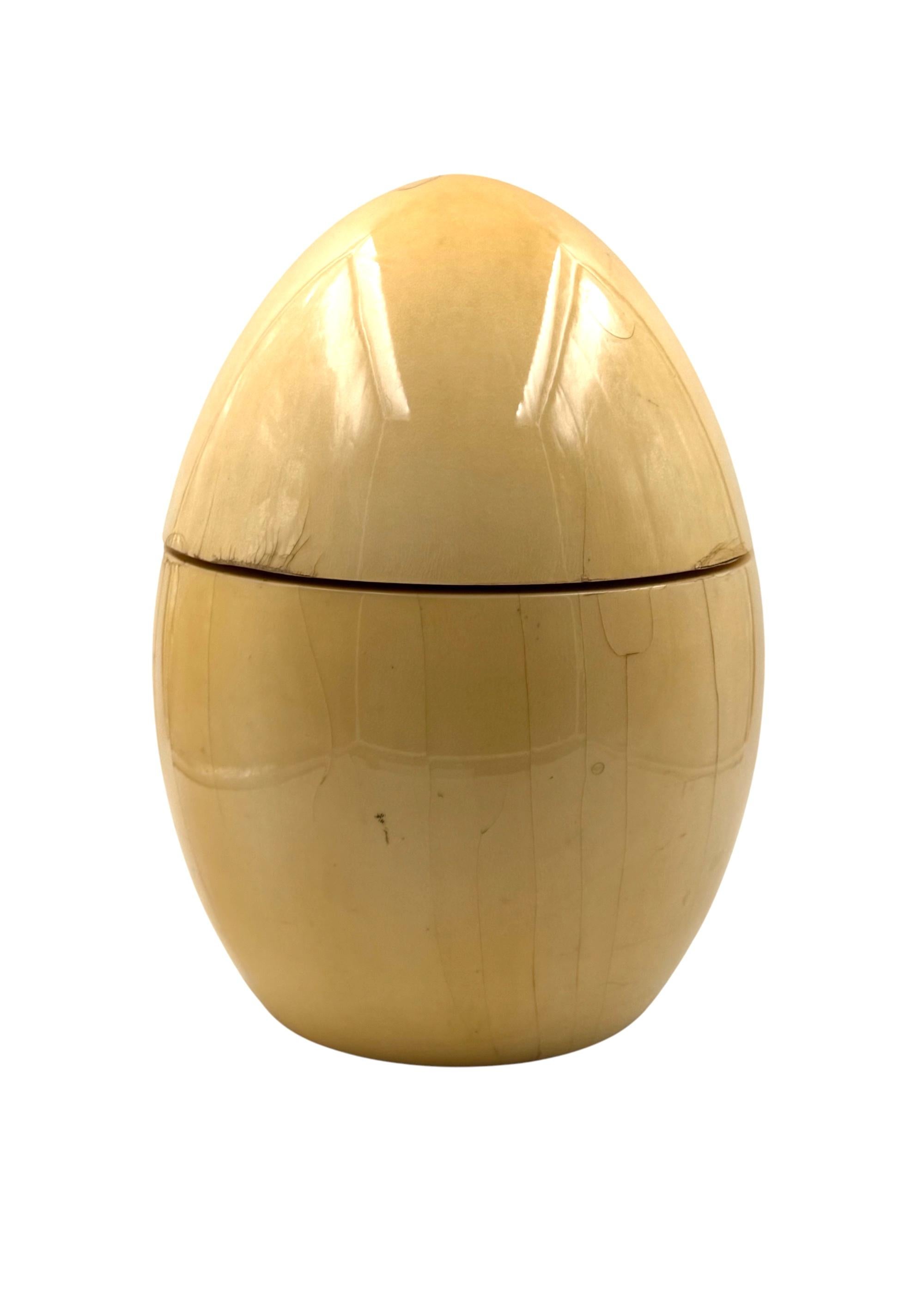Tommaso Barbi, rare egg shaped large parchment box, TB Italy, ca. 1970 in vendita 5