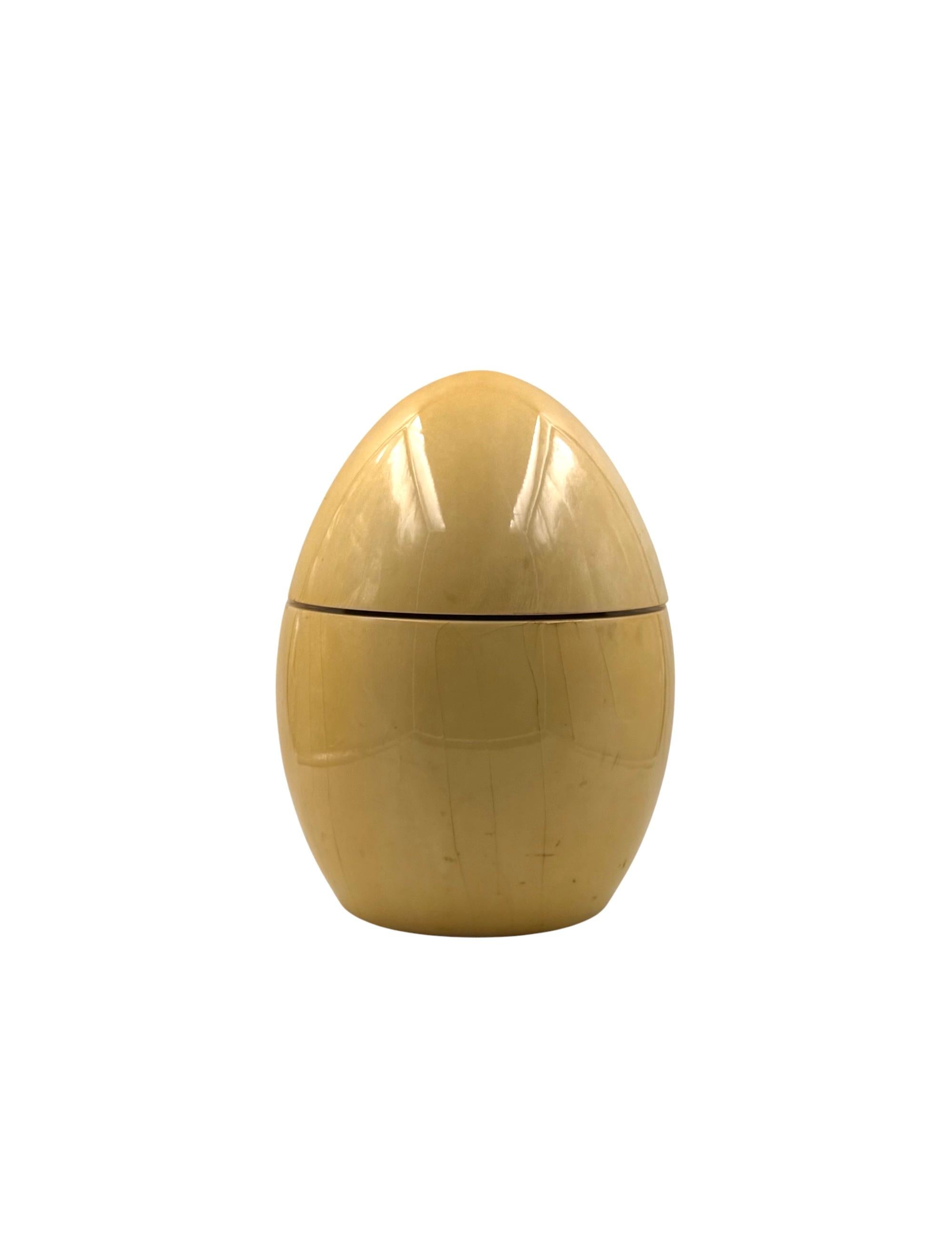 Tommaso Barbi, rare egg shaped large parchment box, TB Italy, ca. 1970 in vendita 1