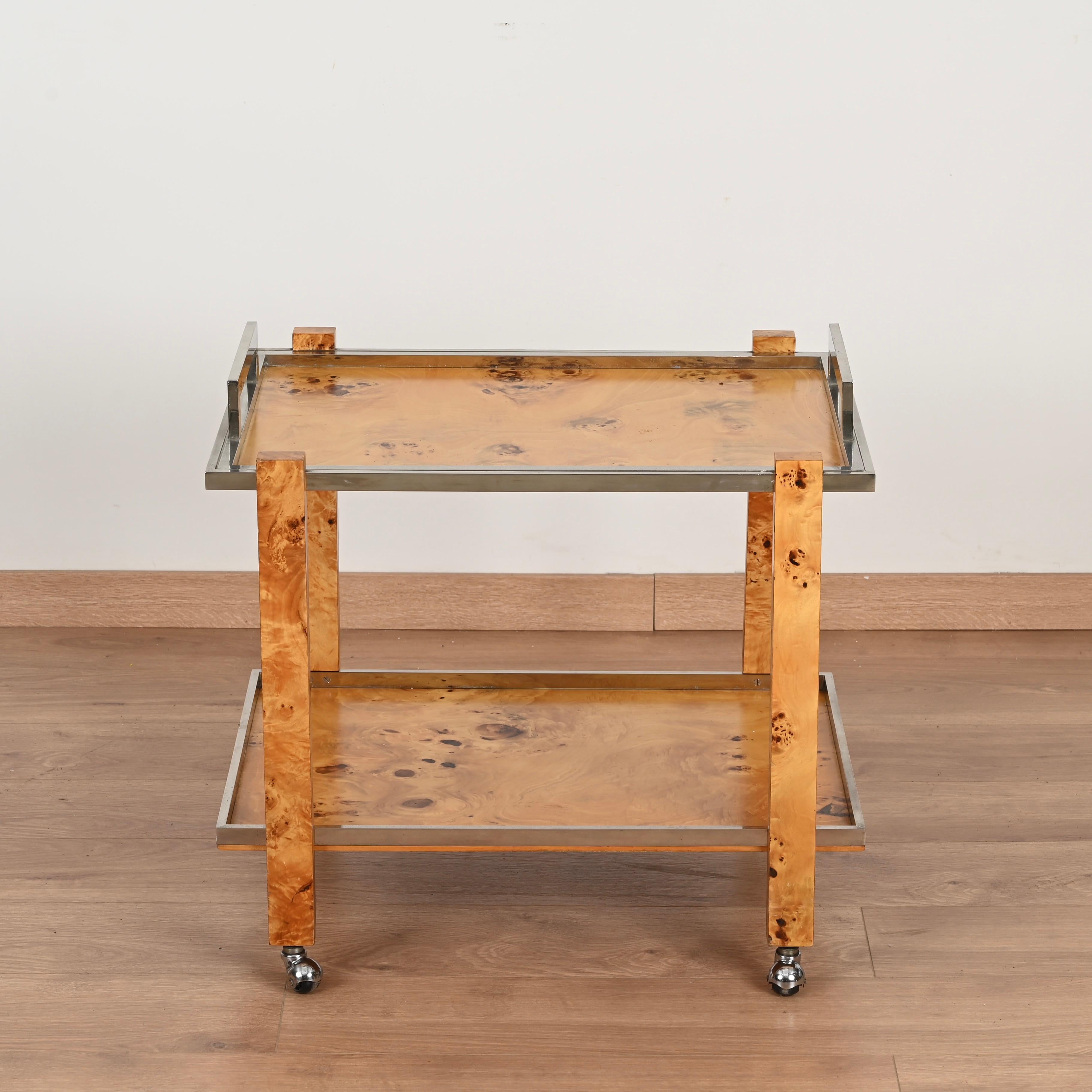 Mid-Century Modern Tommaso Barbi Signed Bar Cart with Serving Tray in Burl and Chrome, Italy 1970s For Sale