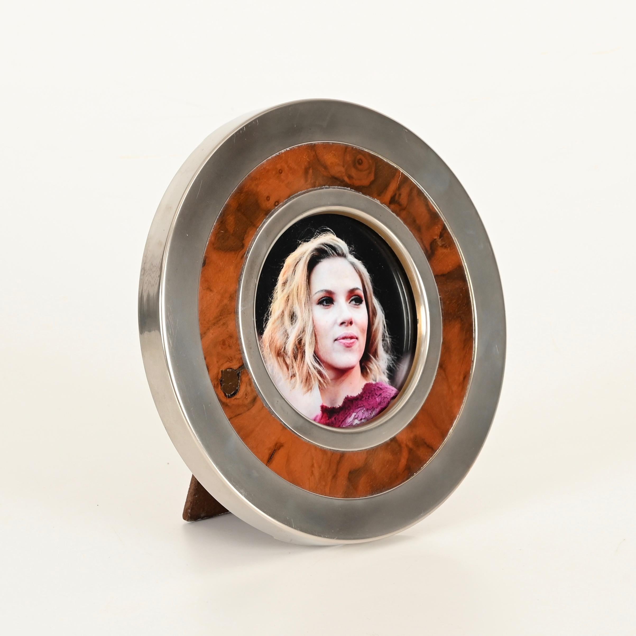 Tommaso Barbi Signed Burl and Chrome Round Picture Frame, Italy 1970s In Good Condition For Sale In Roma, IT