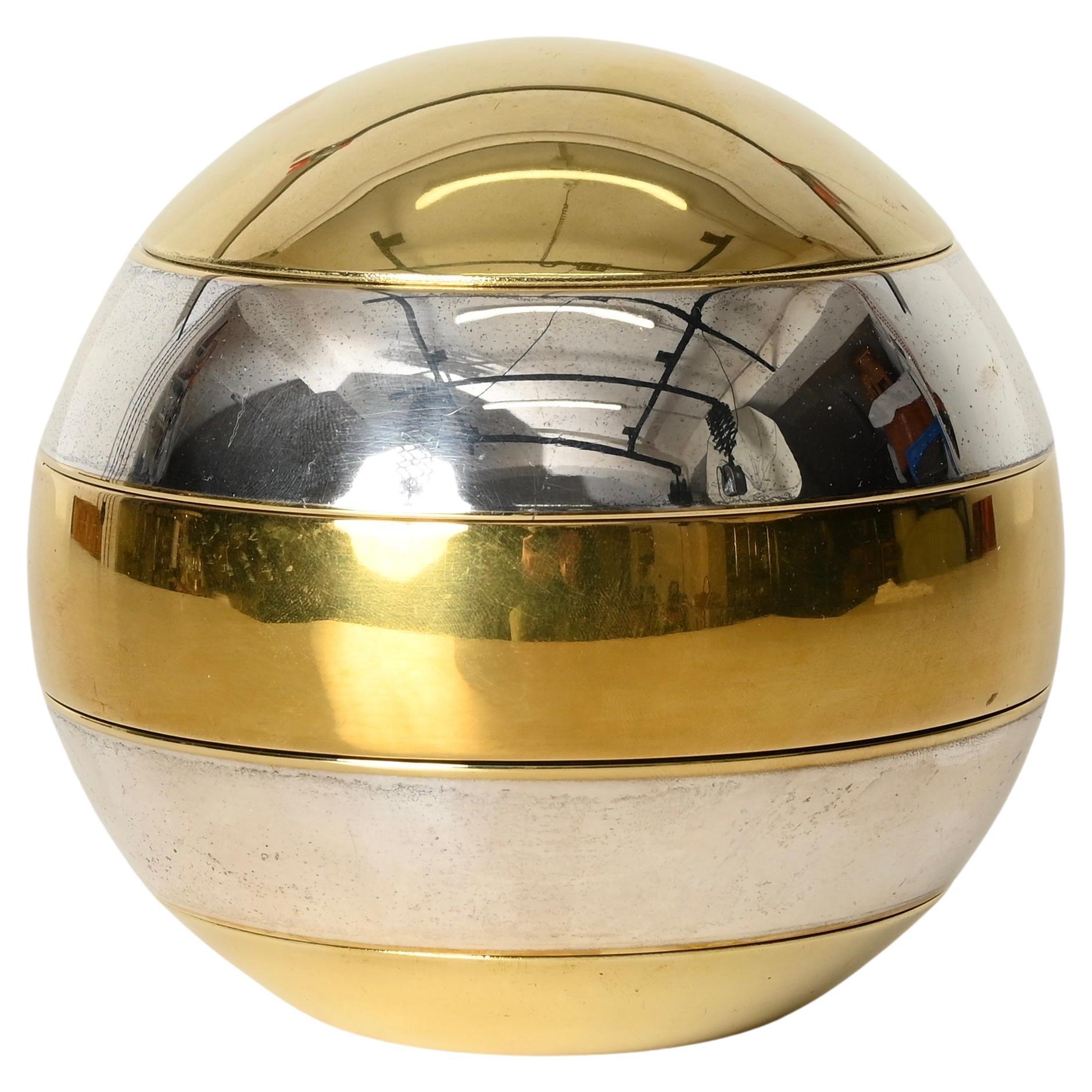 Tommaso Barbi Signed “Egg” Ashtrays / Catchall in Brass 
Chrome, Italy 1970s im Angebot