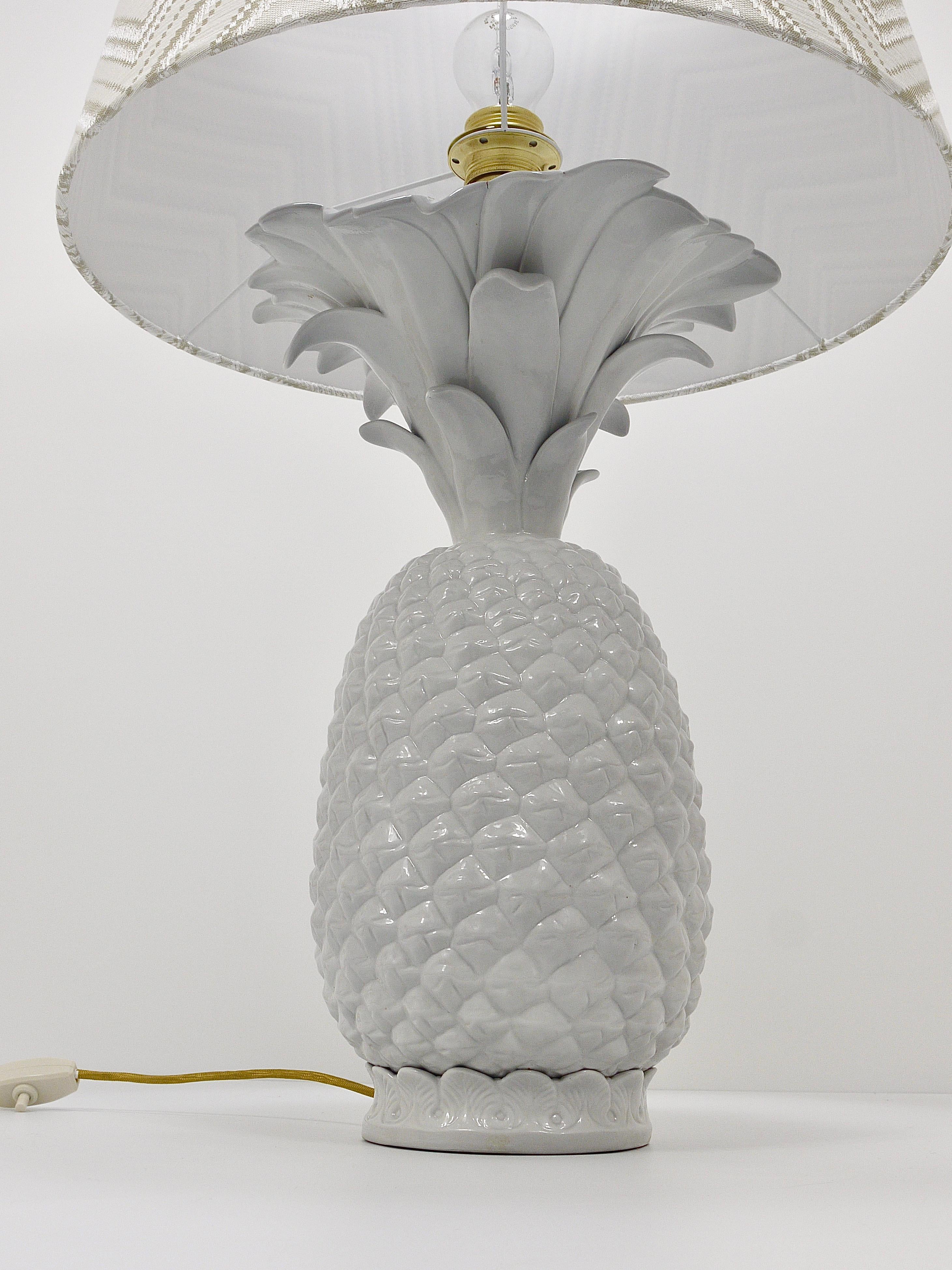 Tommaso Barbi Style White Pineapple Hollywood Regency Table Lamp, Italy, 1970s For Sale 7