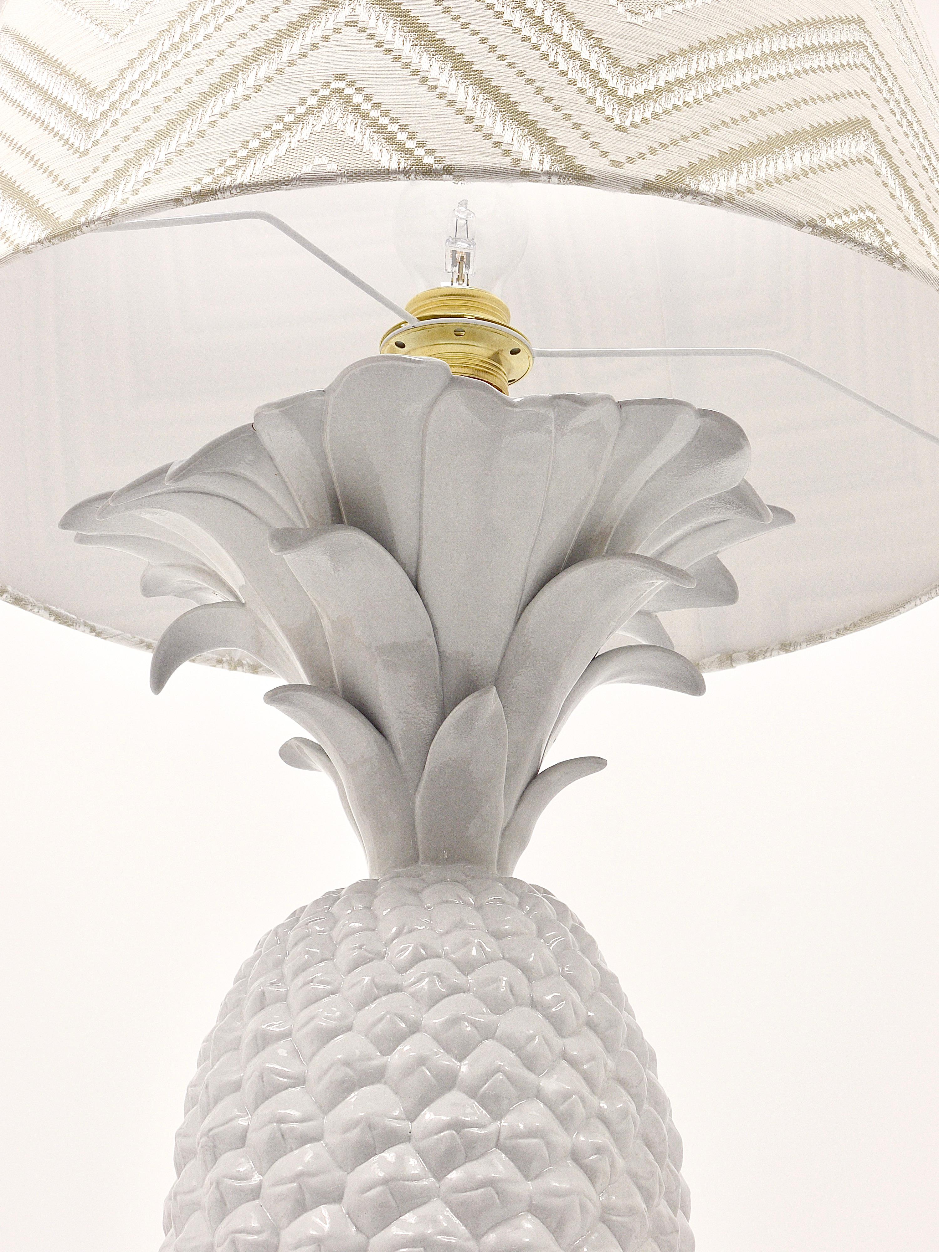 Tommaso Barbi Style White Pineapple Hollywood Regency Table Lamp, Italy, 1970s For Sale 12
