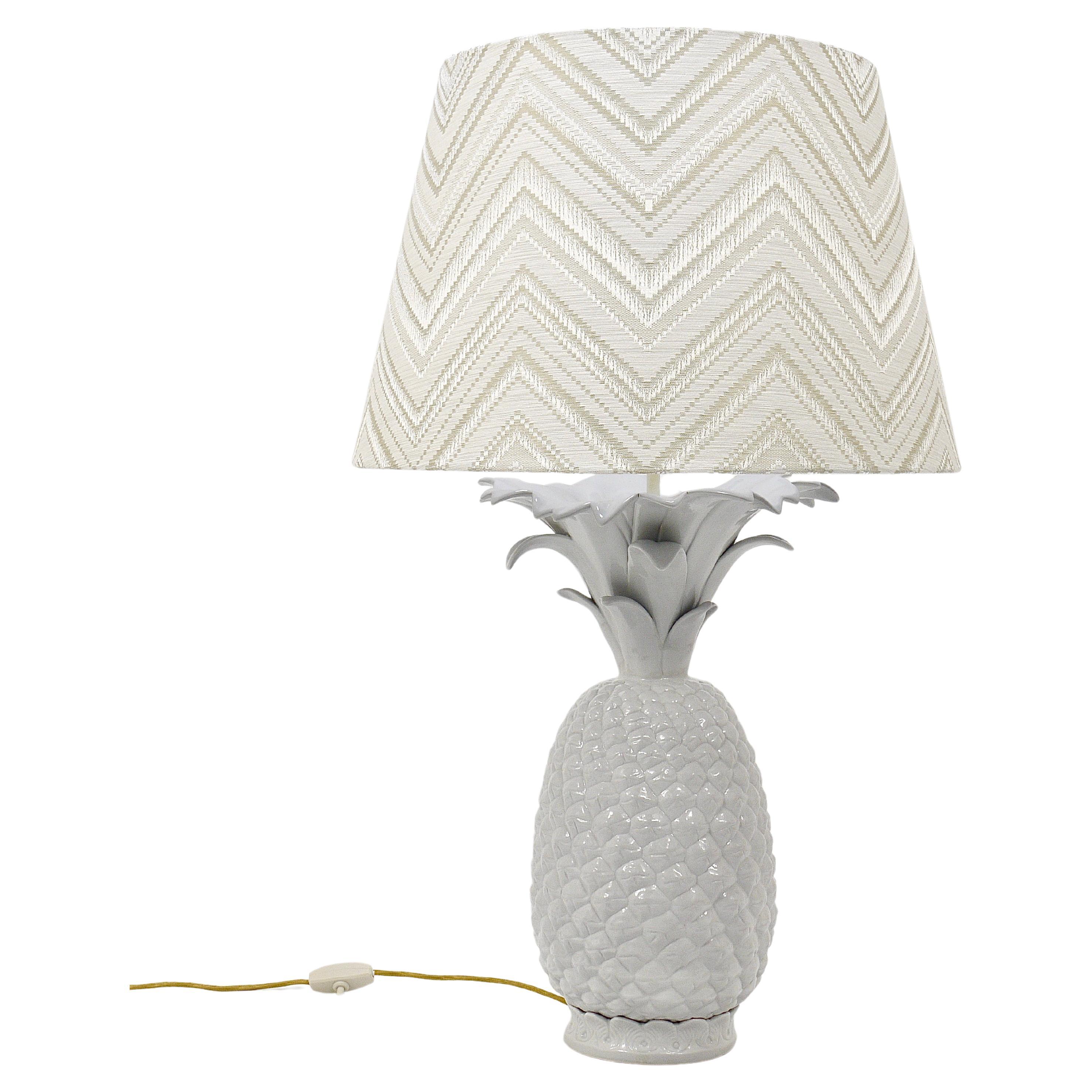 Tommaso Barbi Style White Pineapple Hollywood Regency Table Lamp, Italy, 1970s For Sale