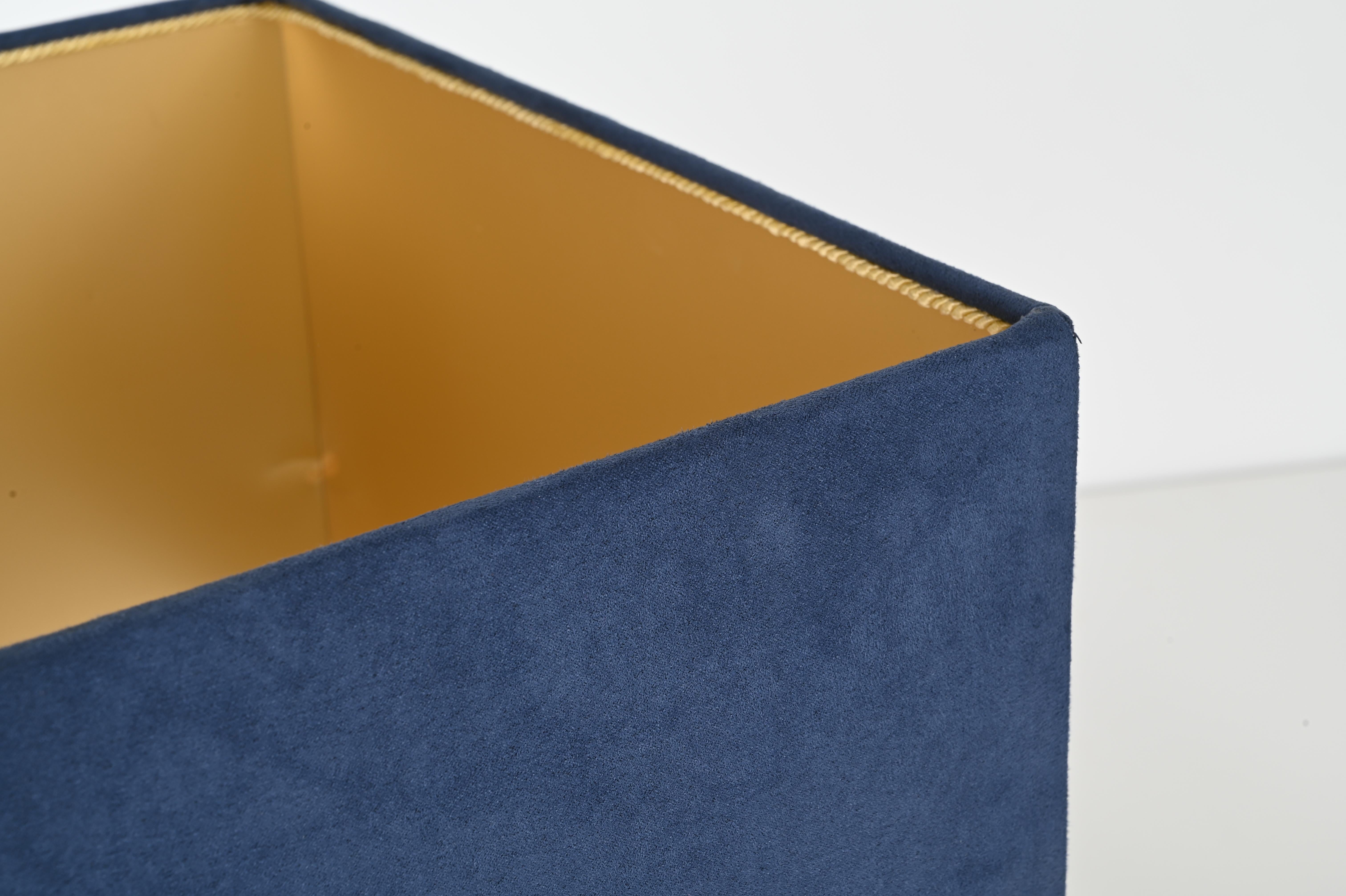 Lampe de bureau Tommaso Barbi en laiton et broussin avec abat-jour en velours bleu, Italie 1970 en vente 2