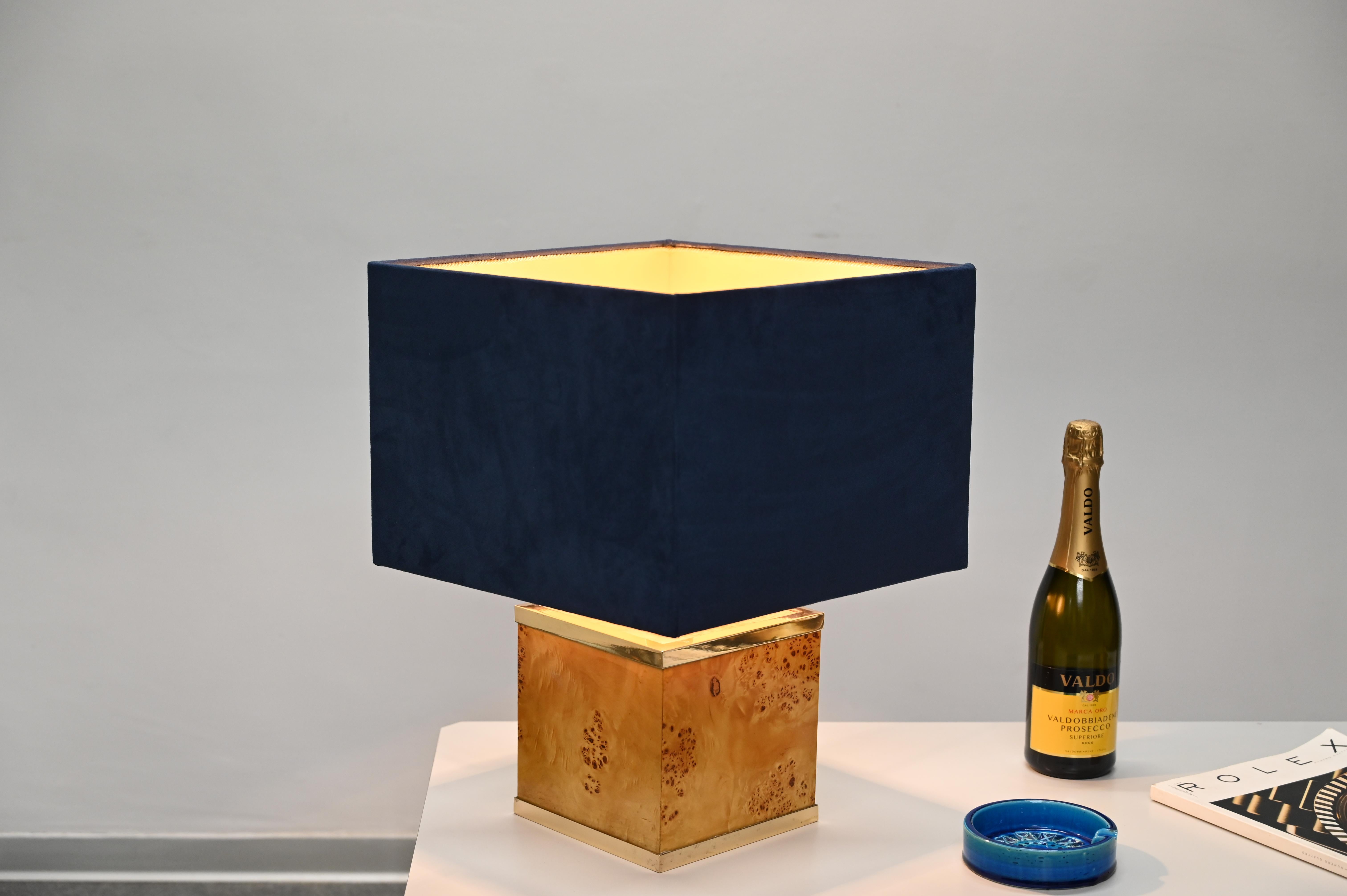 Lampe de bureau Tommaso Barbi en laiton et broussin avec abat-jour en velours bleu, Italie 1970 en vente 4