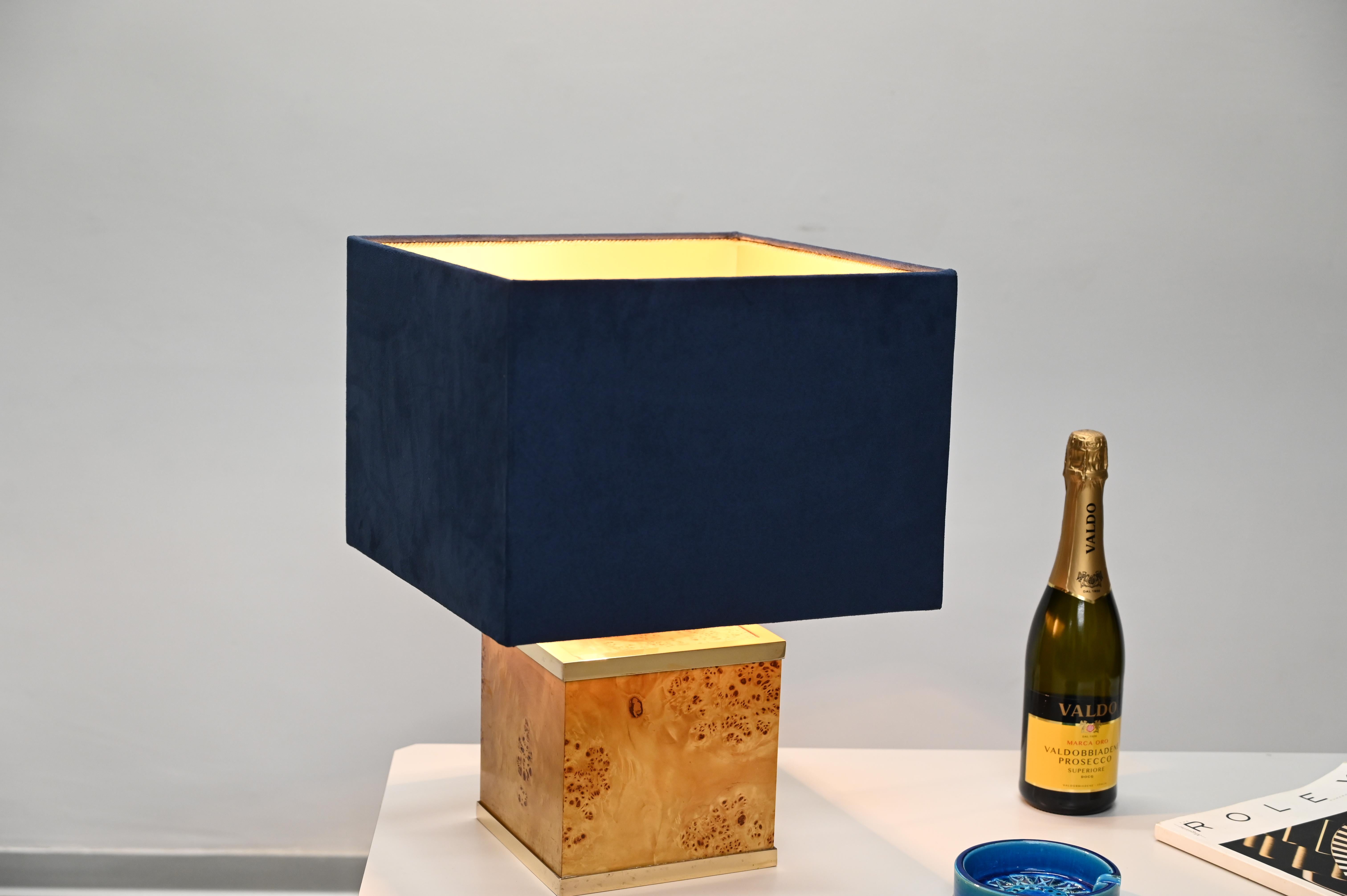 Lampe de bureau Tommaso Barbi en laiton et broussin avec abat-jour en velours bleu, Italie 1970 en vente 1