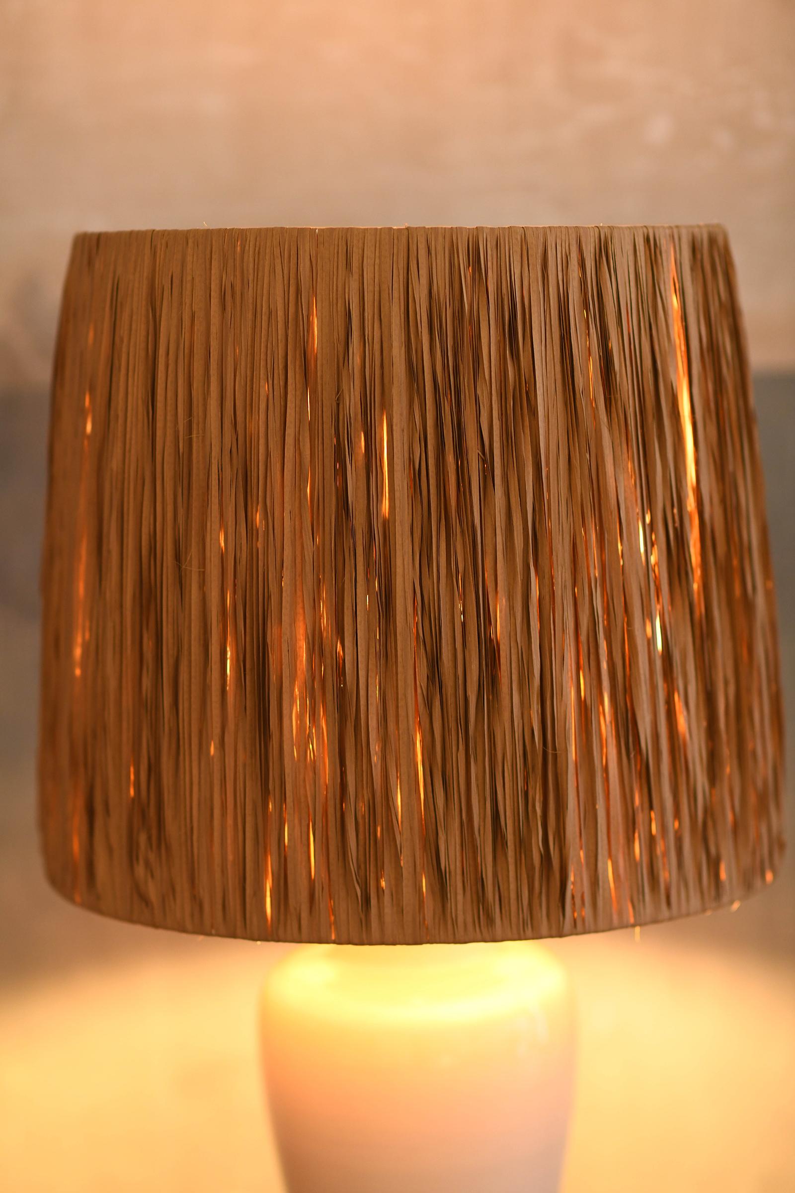 Lampe de table Tommaso Barbi en céramique avec abat-jour en raphia en vente 1