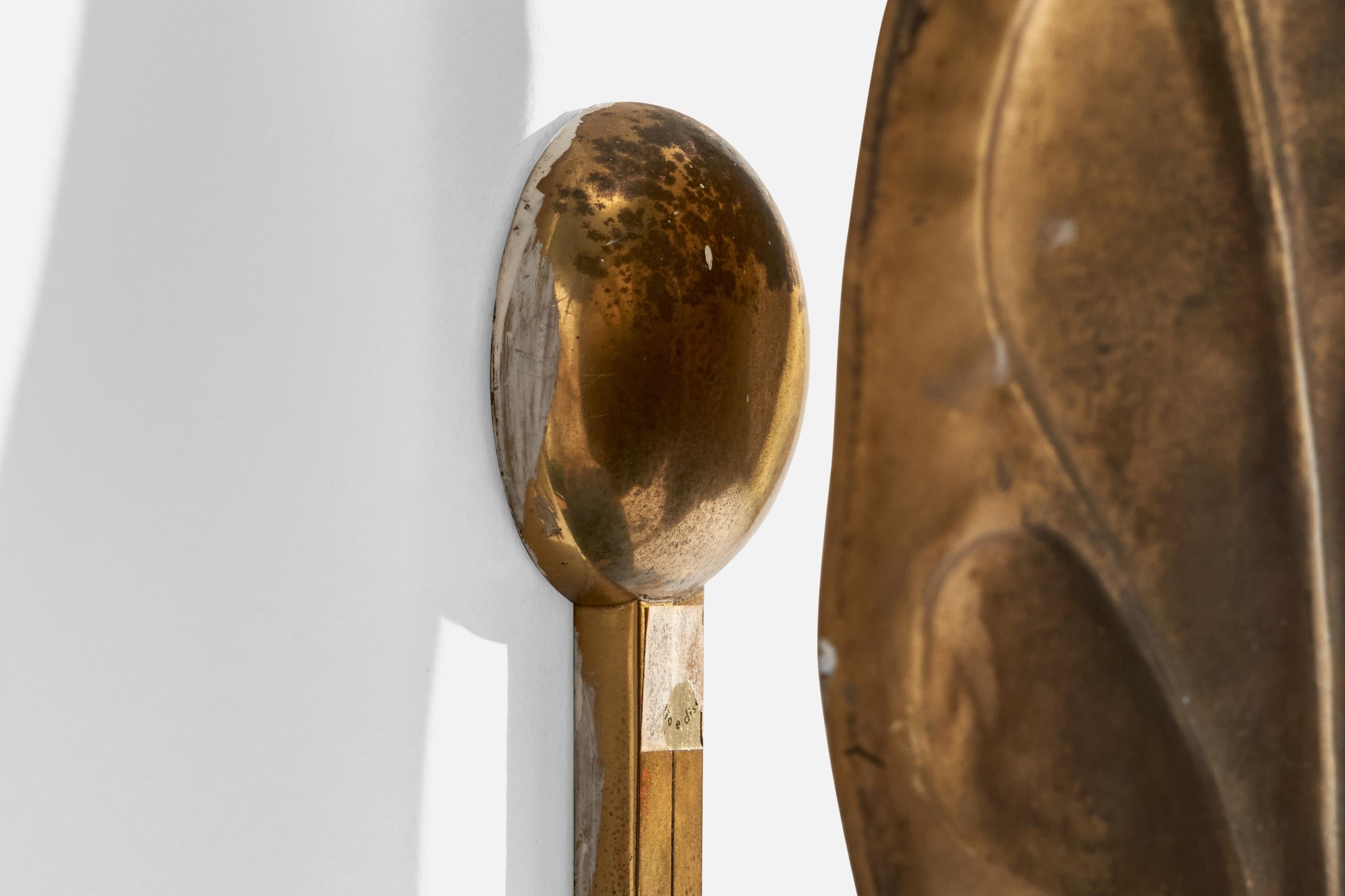 Tommaso Barbi, Wall Light, Brass, Italy, 1950s In Good Condition For Sale In High Point, NC