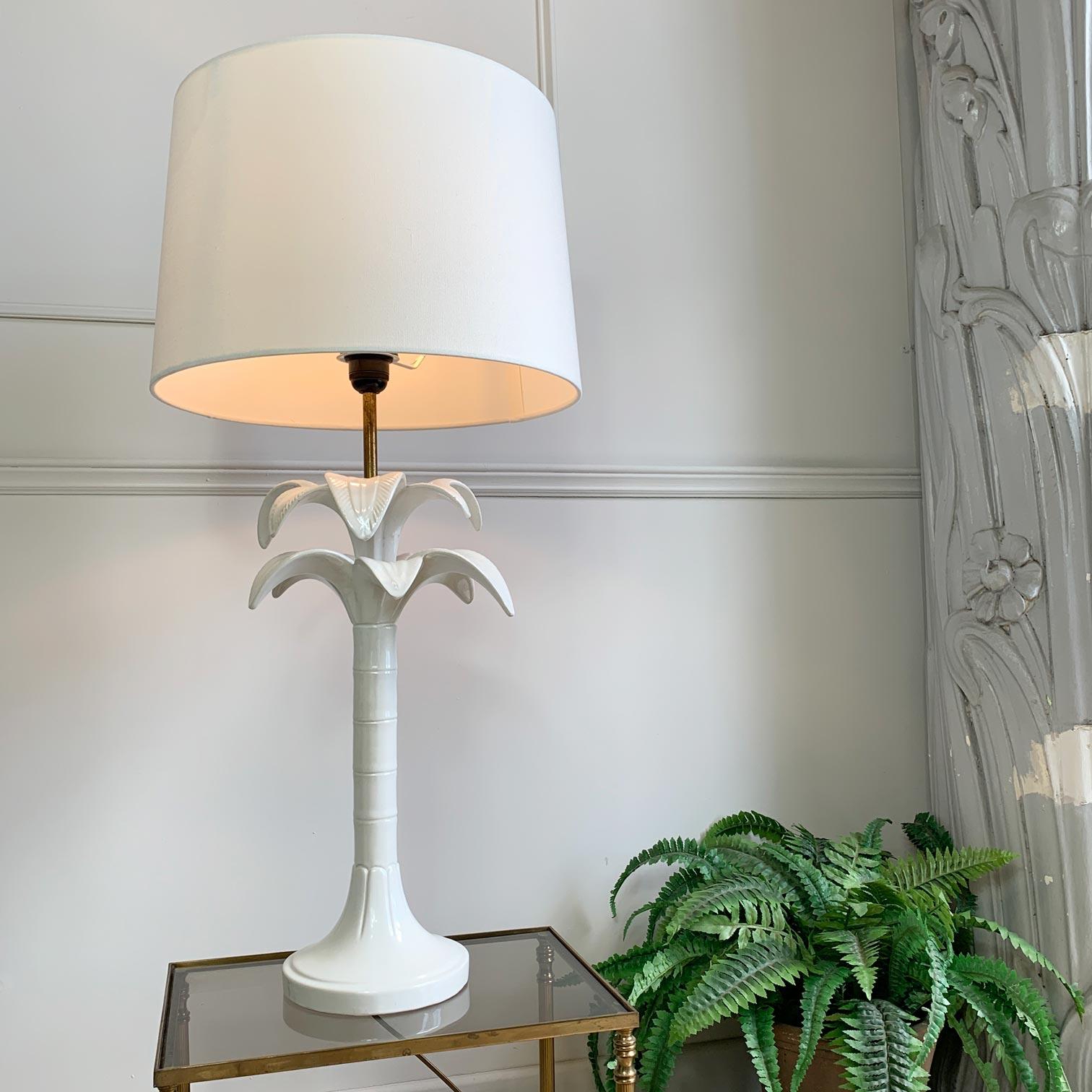 Weiße Palmen-Tischlampe von Tommaso Barbi, signiert im Angebot 3
