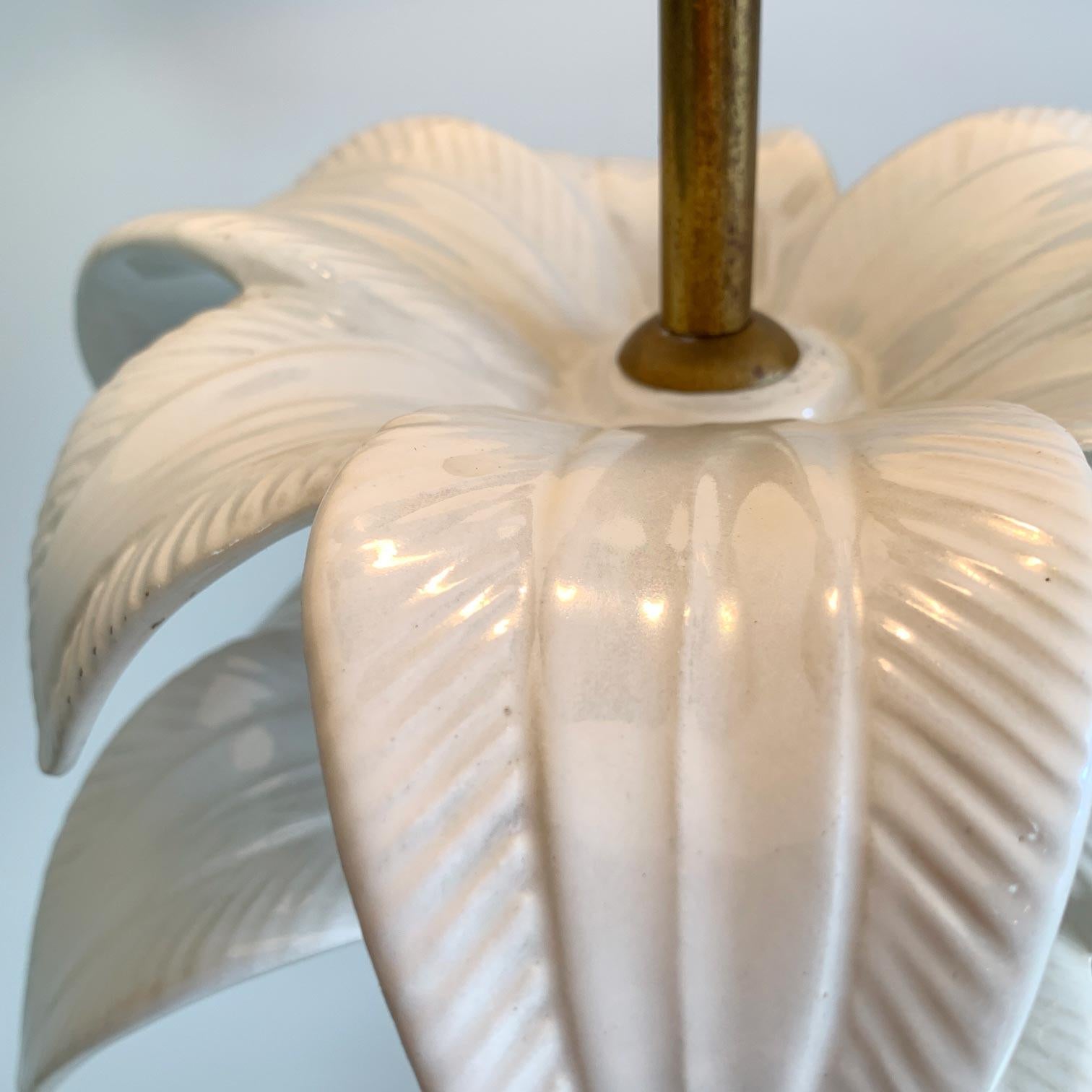 Weiße Palmen-Tischlampe von Tommaso Barbi, signiert (Handgefertigt) im Angebot