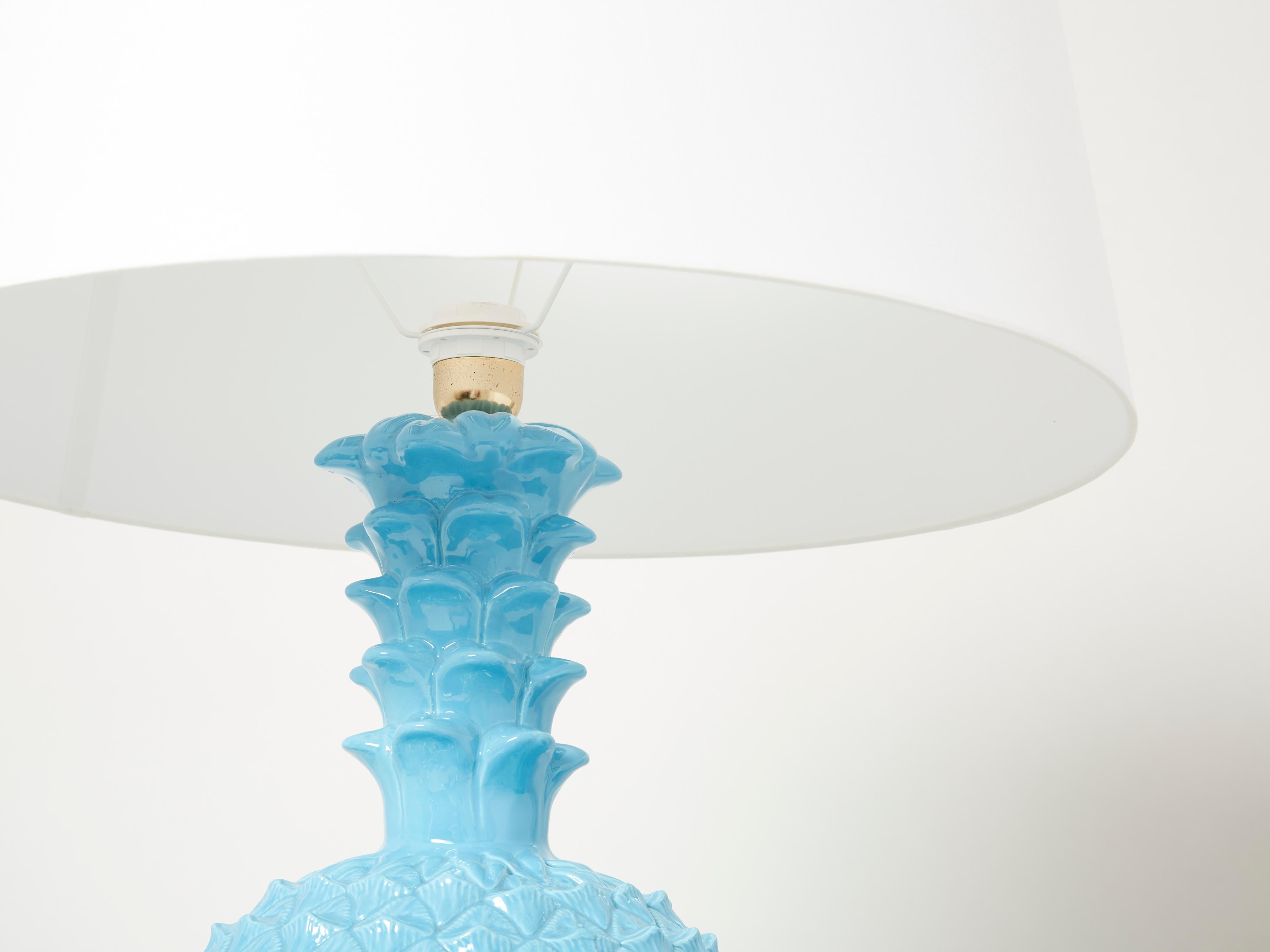 Céramique Lampe de bureau Tommaso Barbi XL en céramique bleu ananas, années 1970 en vente