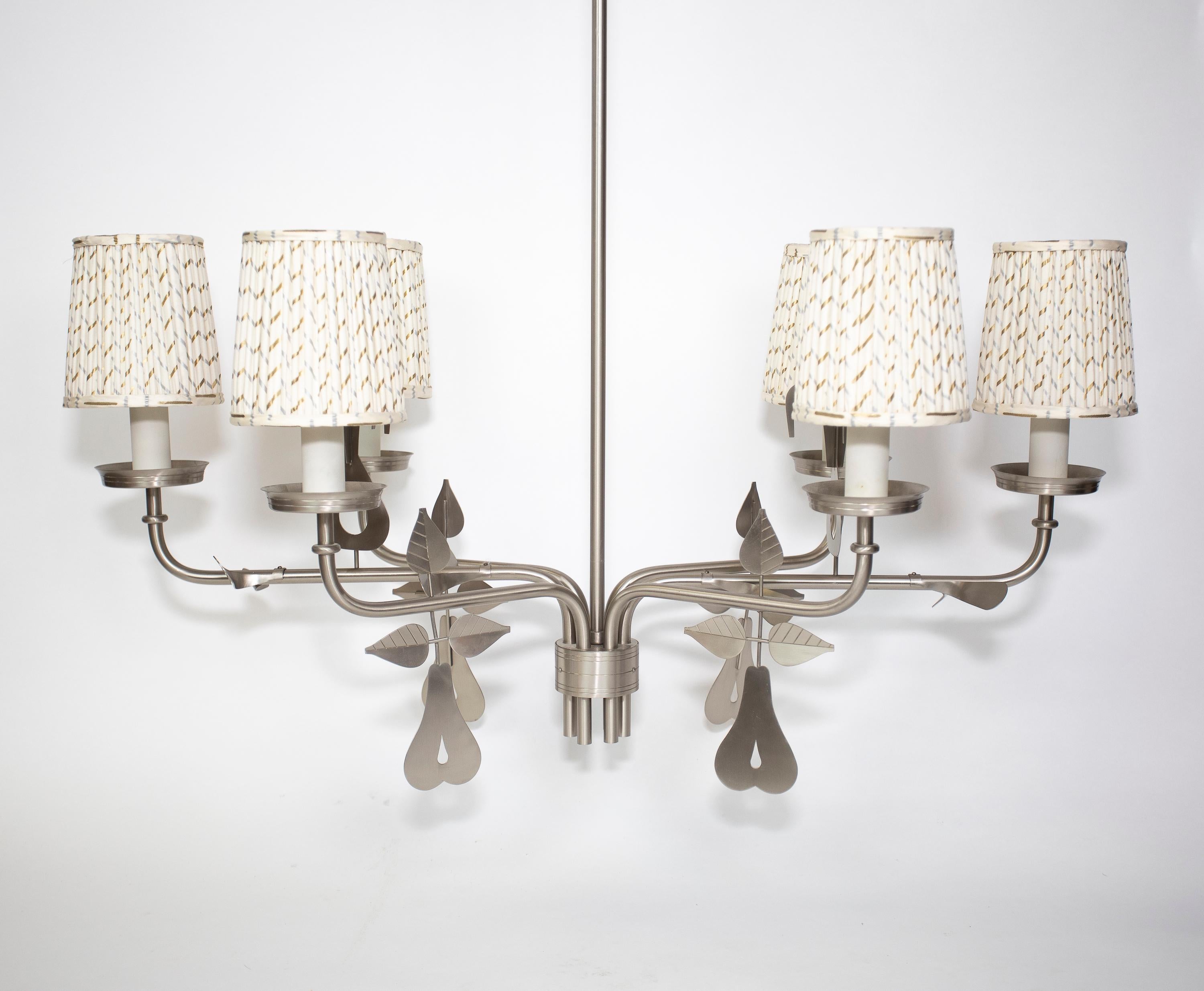 Tommi Parzinger Chandelier In Good Condition For Sale In West Palm Beach, FL