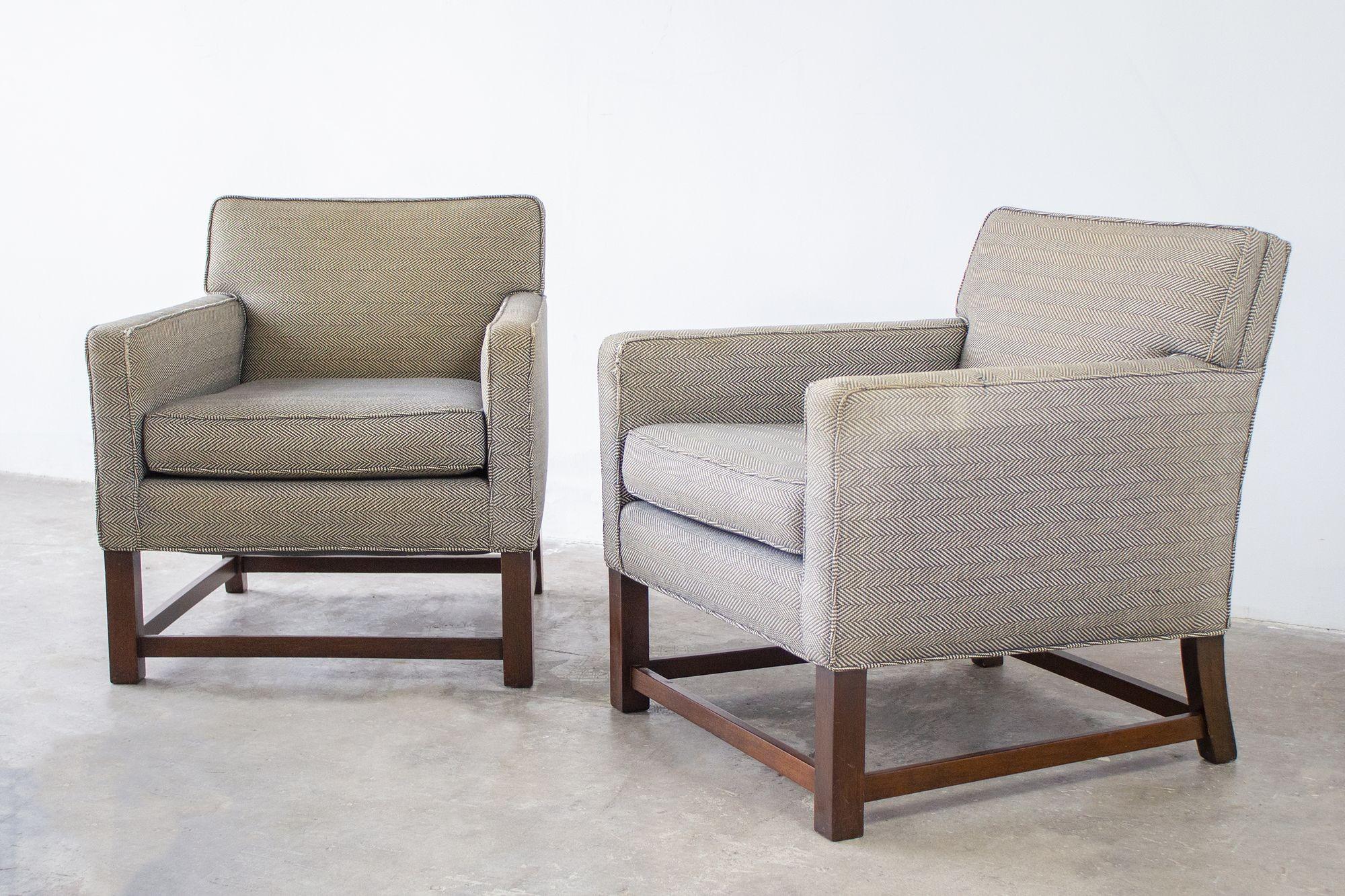 American Tommi Parzinger Classic Modern Pair of Club Chairs in Mahogany, 1960s