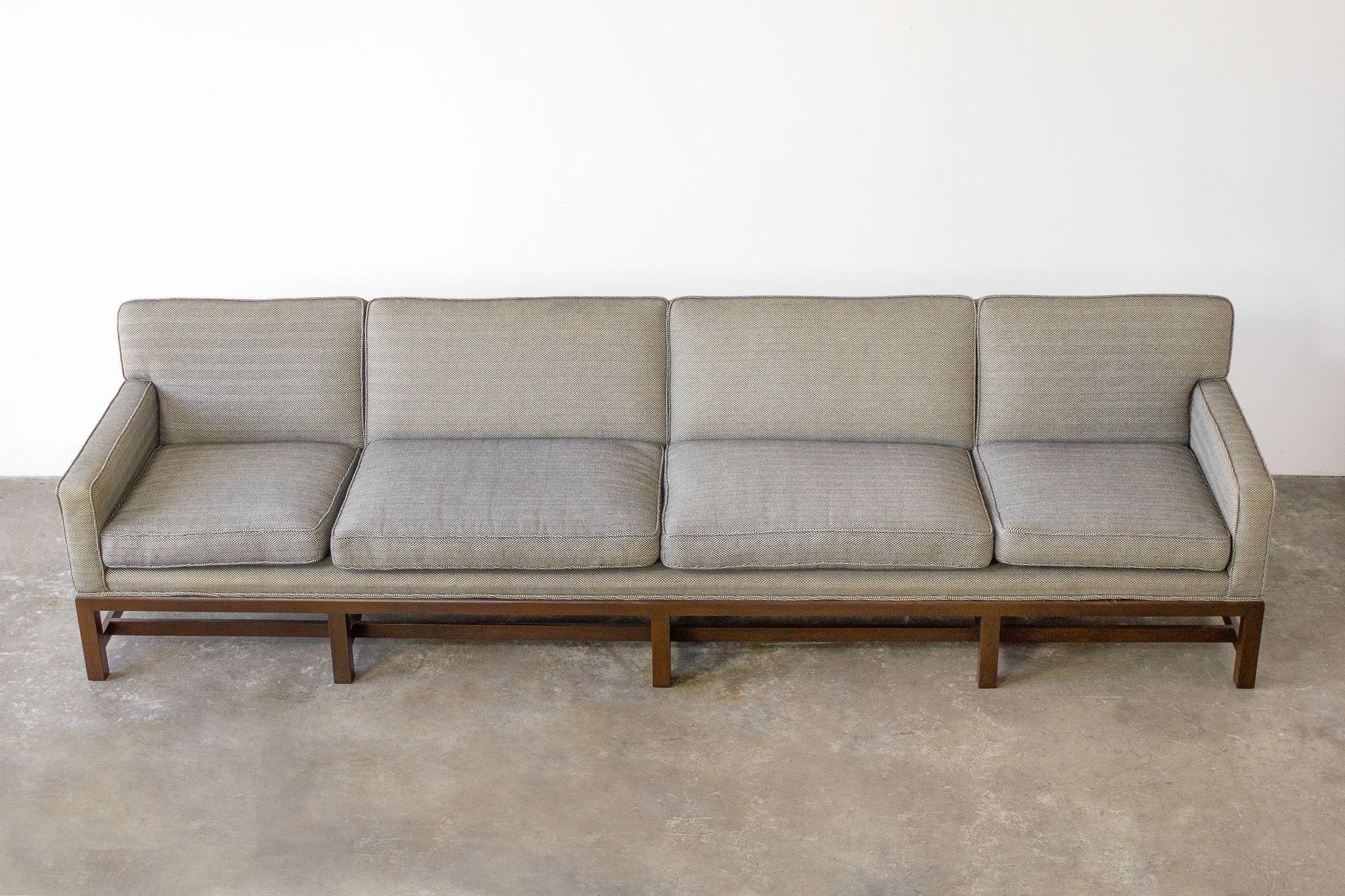 Tommi Parzinger Classic Modern Ten Foot Sofa in Mahogany, 1960s In Good Condition For Sale In Dallas, TX