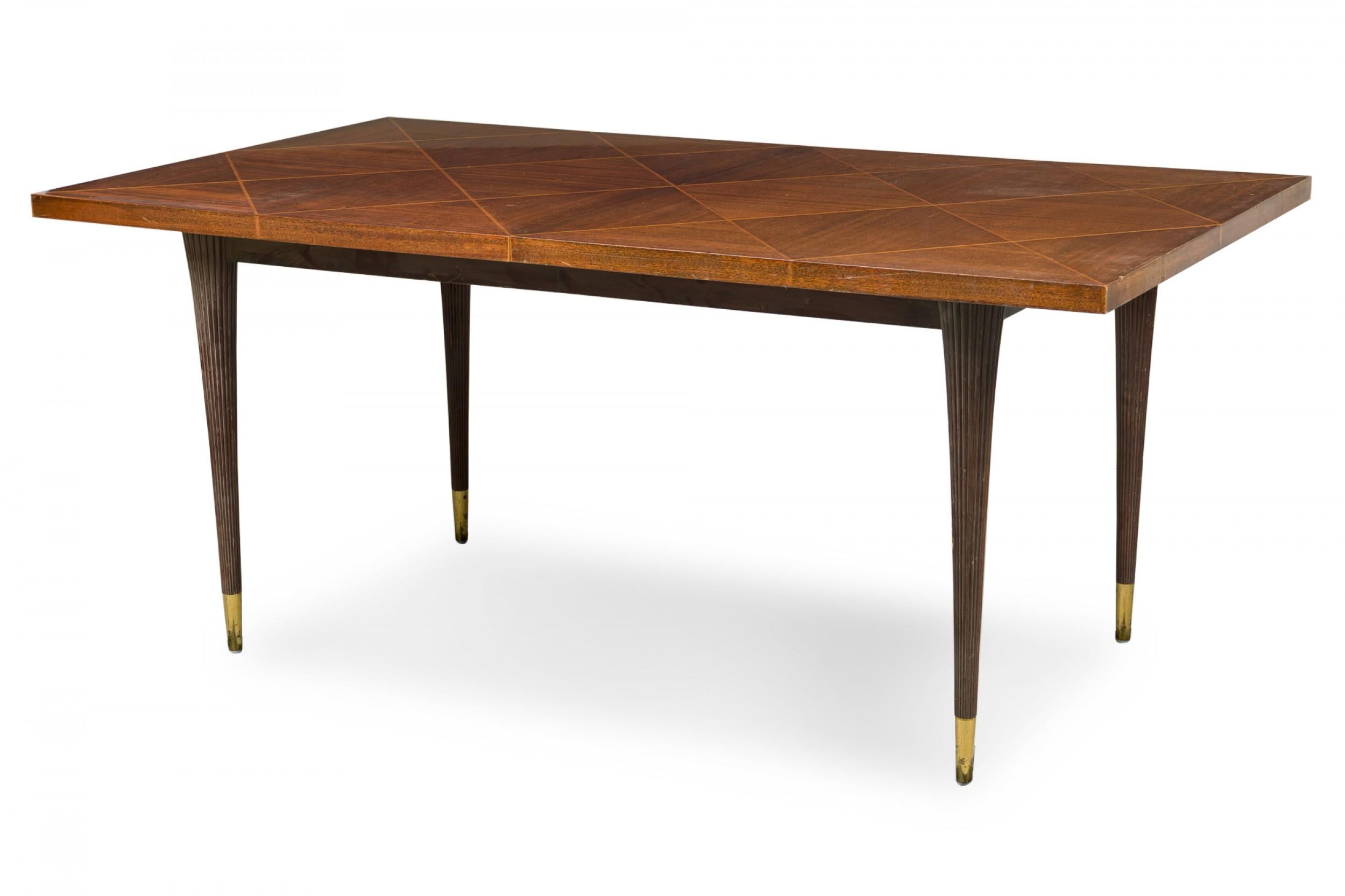 Mid-Century Modern Table de salle à manger / de conférence Tommi Parzinger Continental en noyer incrusté de diamants en vente