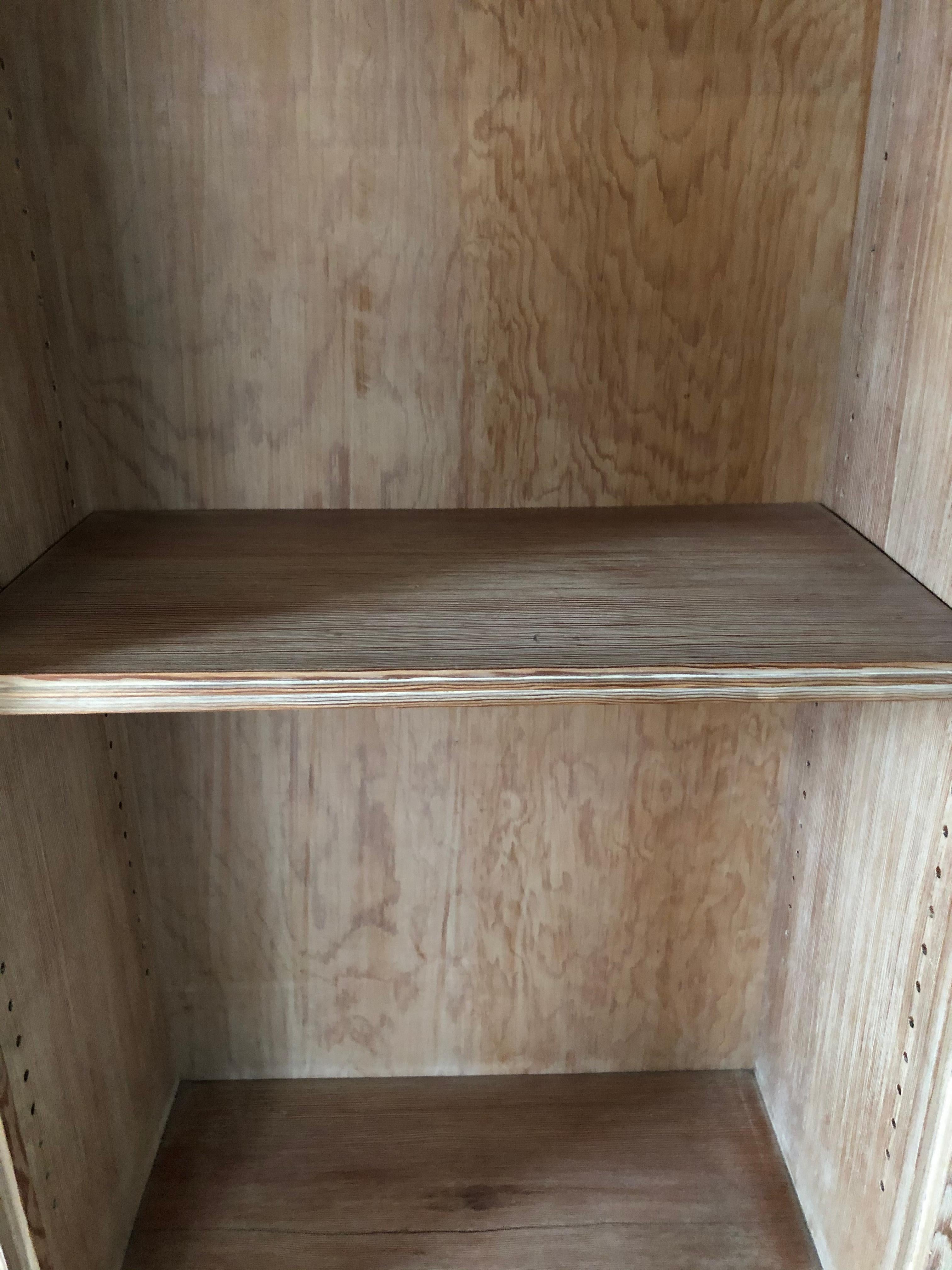 Tommi Parzinger Importante armario alto/estantería Puerta de caña de roble aserrado encalado en venta 8