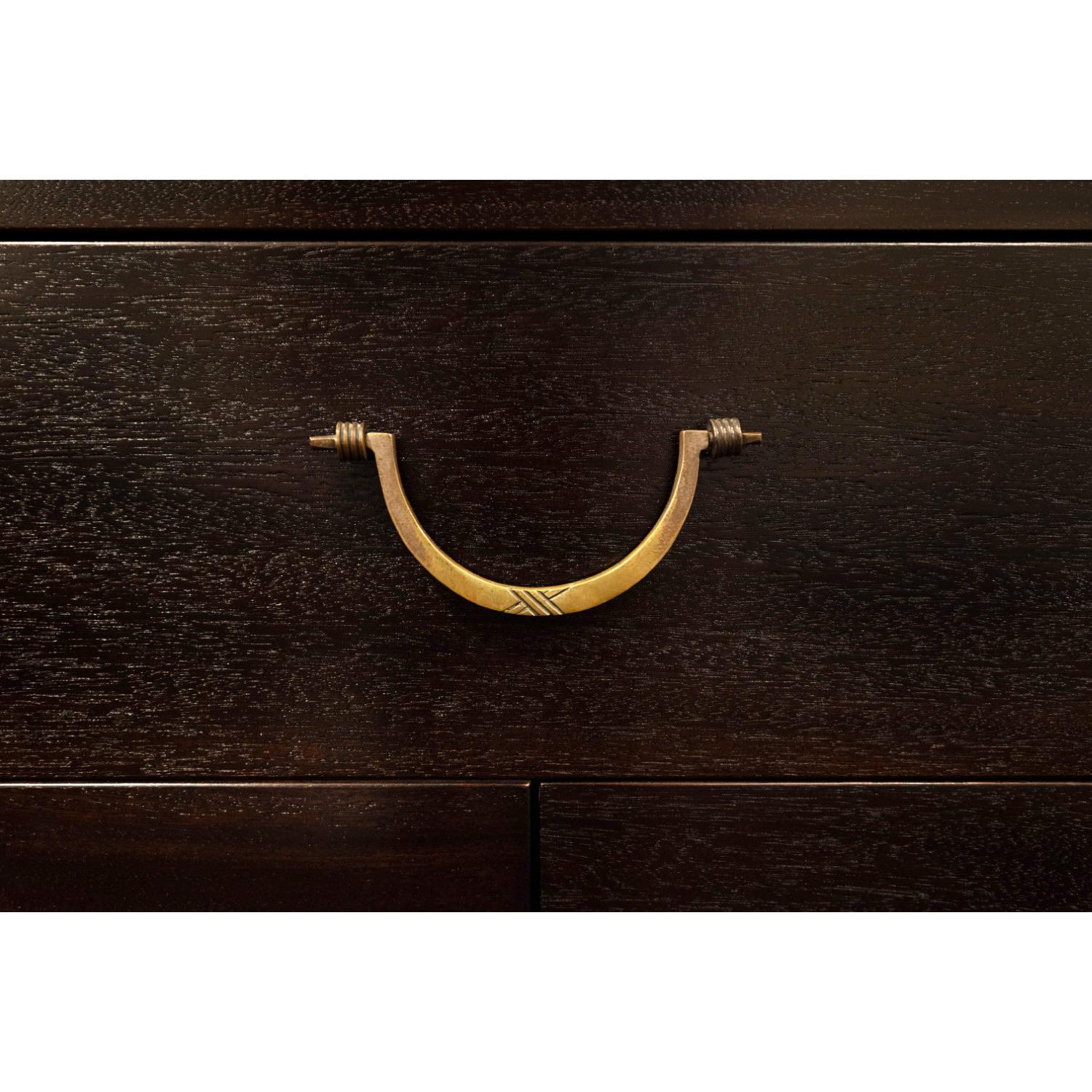 Américain Tommi Parzinger Elegance Chest of Drawers with Etched Brass Pulls 1950s (Signed) en vente
