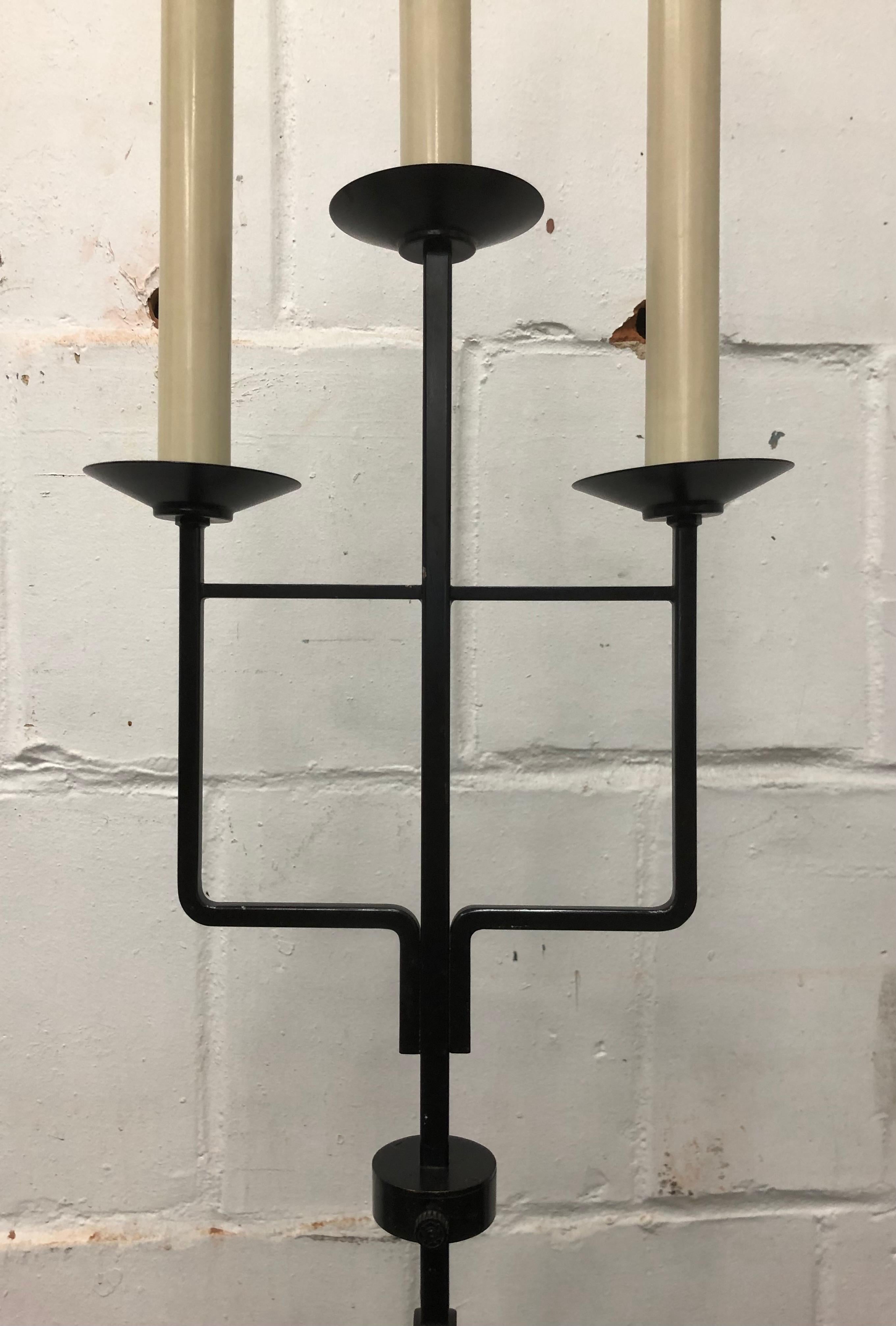 Tommi Parzinger Floor Lamp In Good Condition For Sale In Brooklyn, NY
