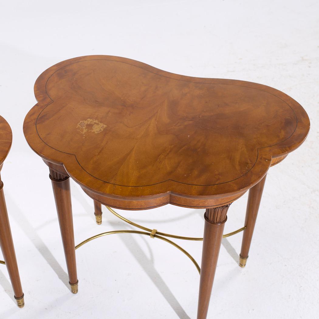 Tommi Parzinger pour Charak Table d'appoint en laiton et acajou du milieu du siècle - Paire en vente 3