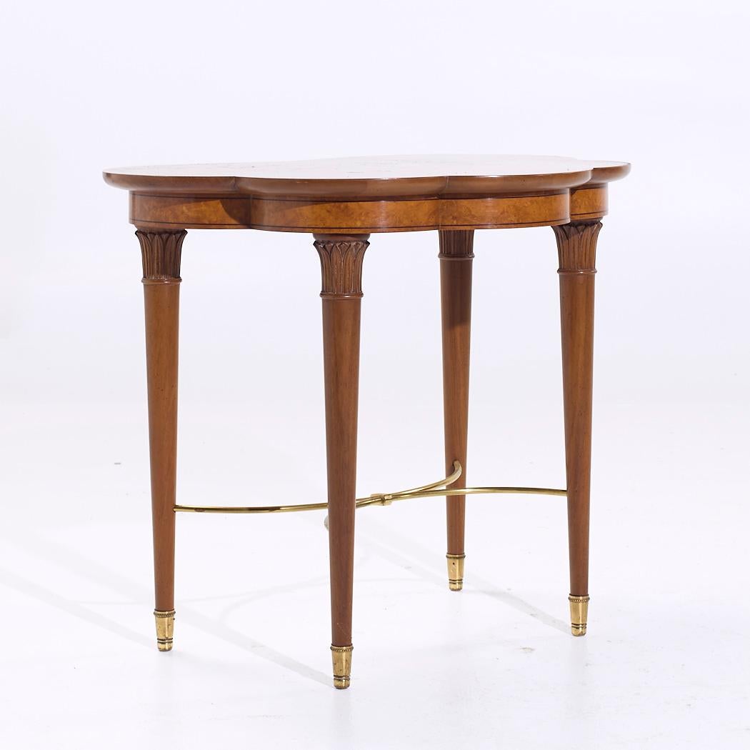 Laiton Tommi Parzinger pour Charak Table d'appoint en laiton et acajou du milieu du siècle - Paire en vente