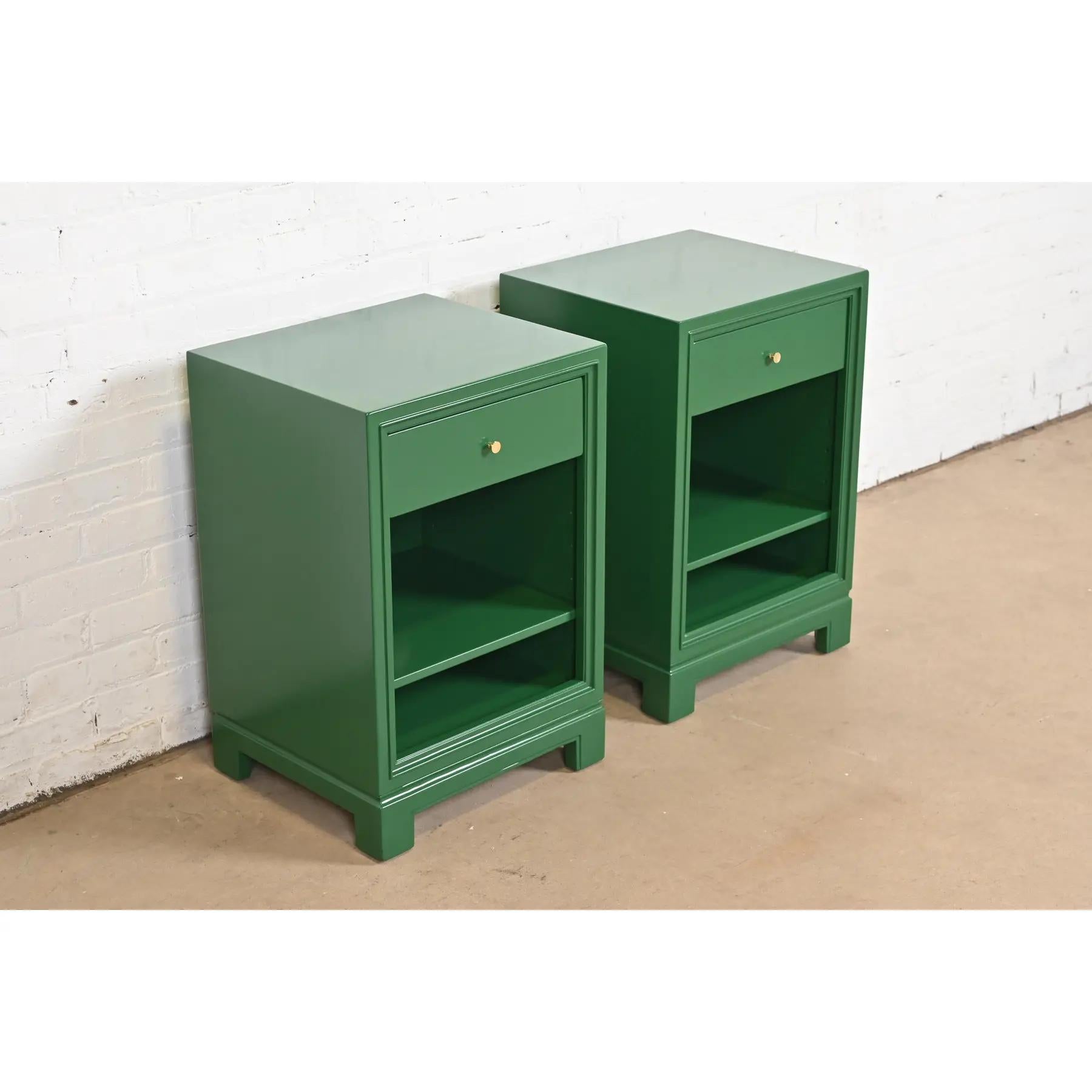 Tommi Parzinger for Charak Modern Green Lacquered Nightstands, Newly Refinished In Good Condition In South Bend, IN