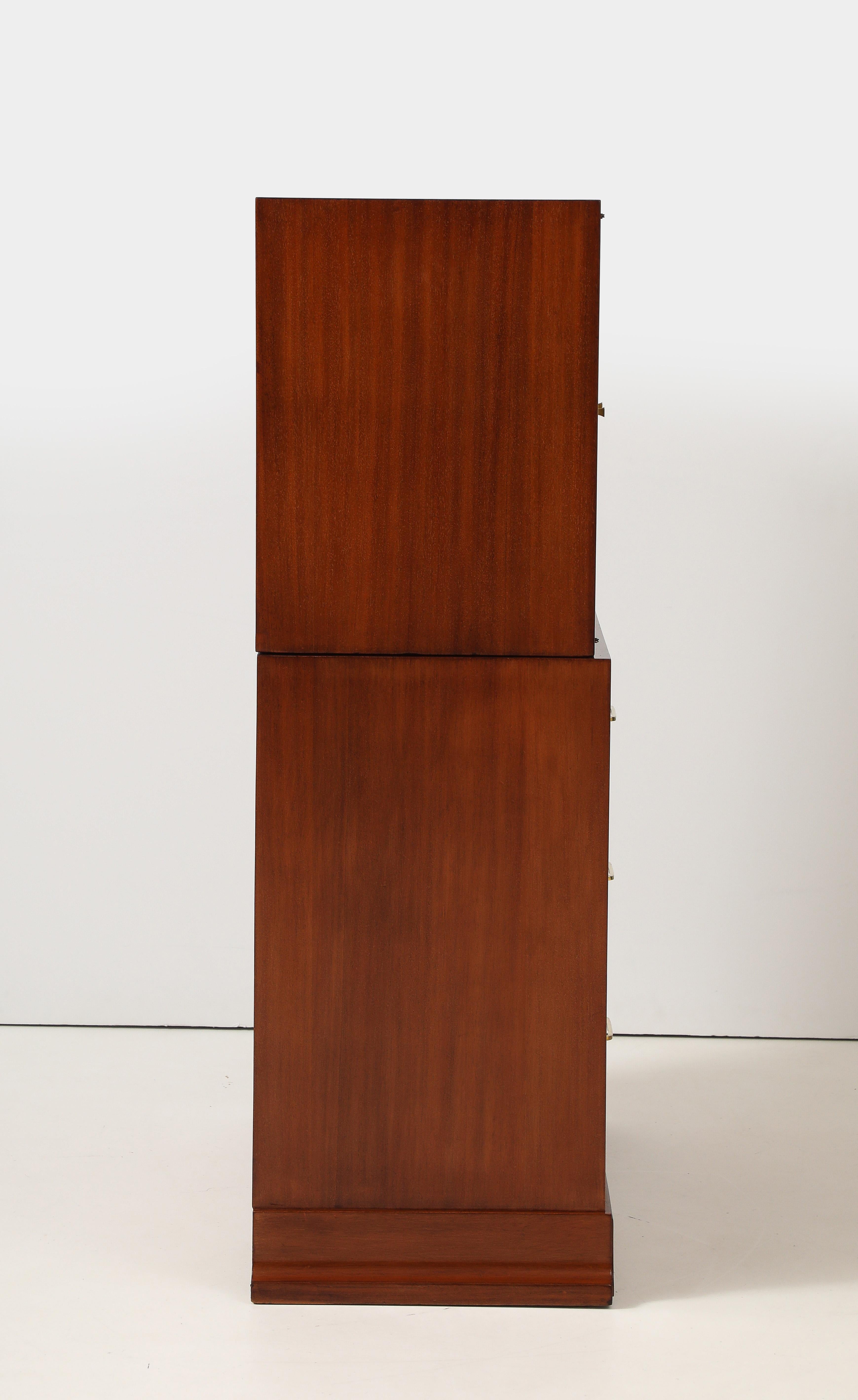 Tommi Parzinger Para Charak Cómoda Alta Moderna De Caoba Y Latón en venta 9