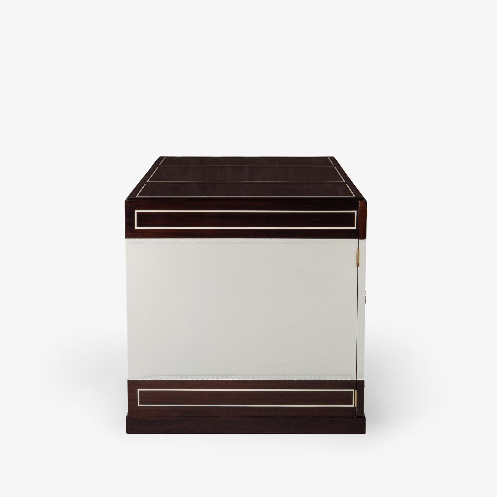 Tommi Parzinger para Charak Escritorio moderno de caoba y cuero en Bueno estado para la venta en Stamford, CT