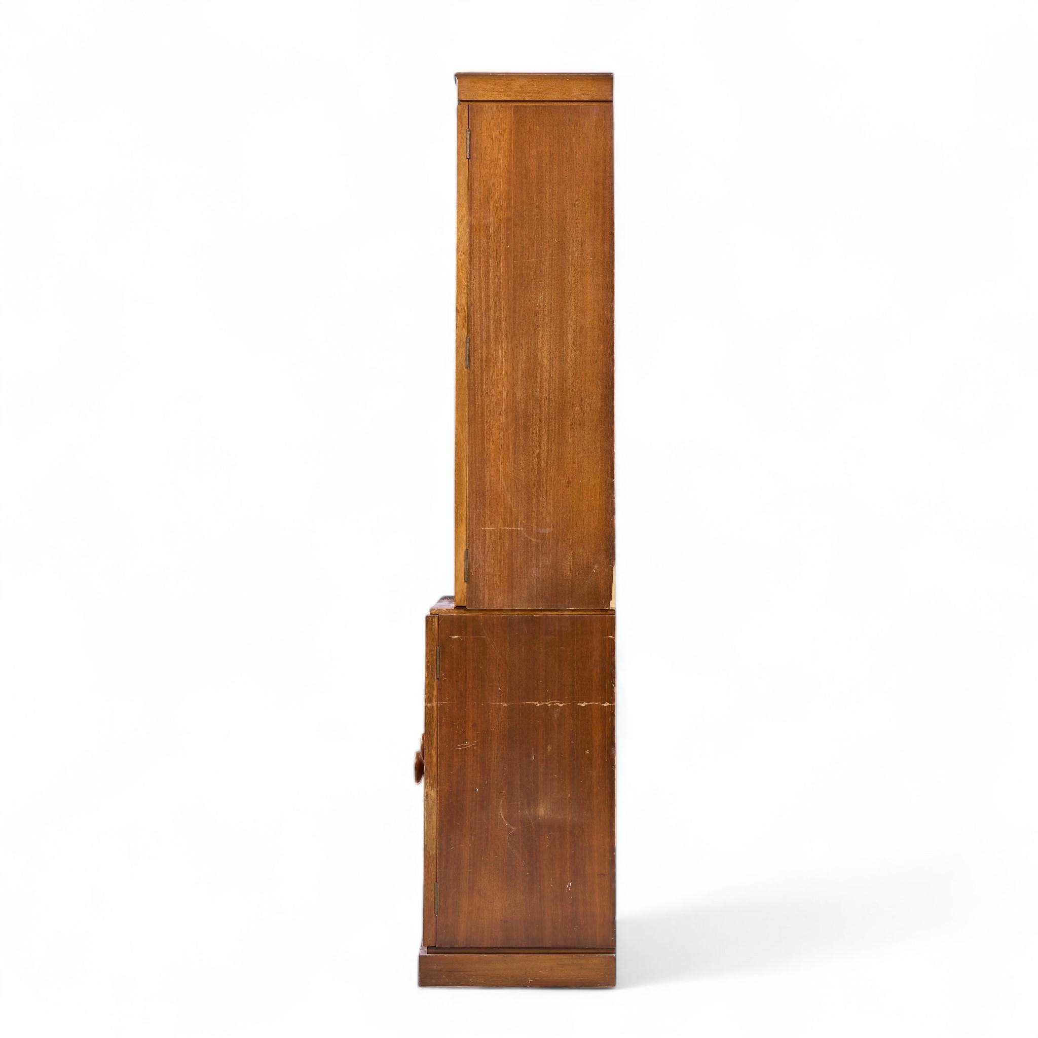 Tommi Parzinger for Charak Modern Mid Century Mahogany Breakfront China Cabinet In Good Condition For Sale In Franklin Park, IL