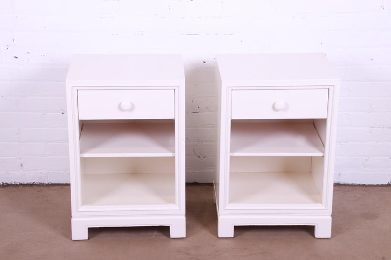 Mid-Century Modern Tommi Parzinger for Charak Modern White Lacquered Nightstands, Newly Refinished For Sale