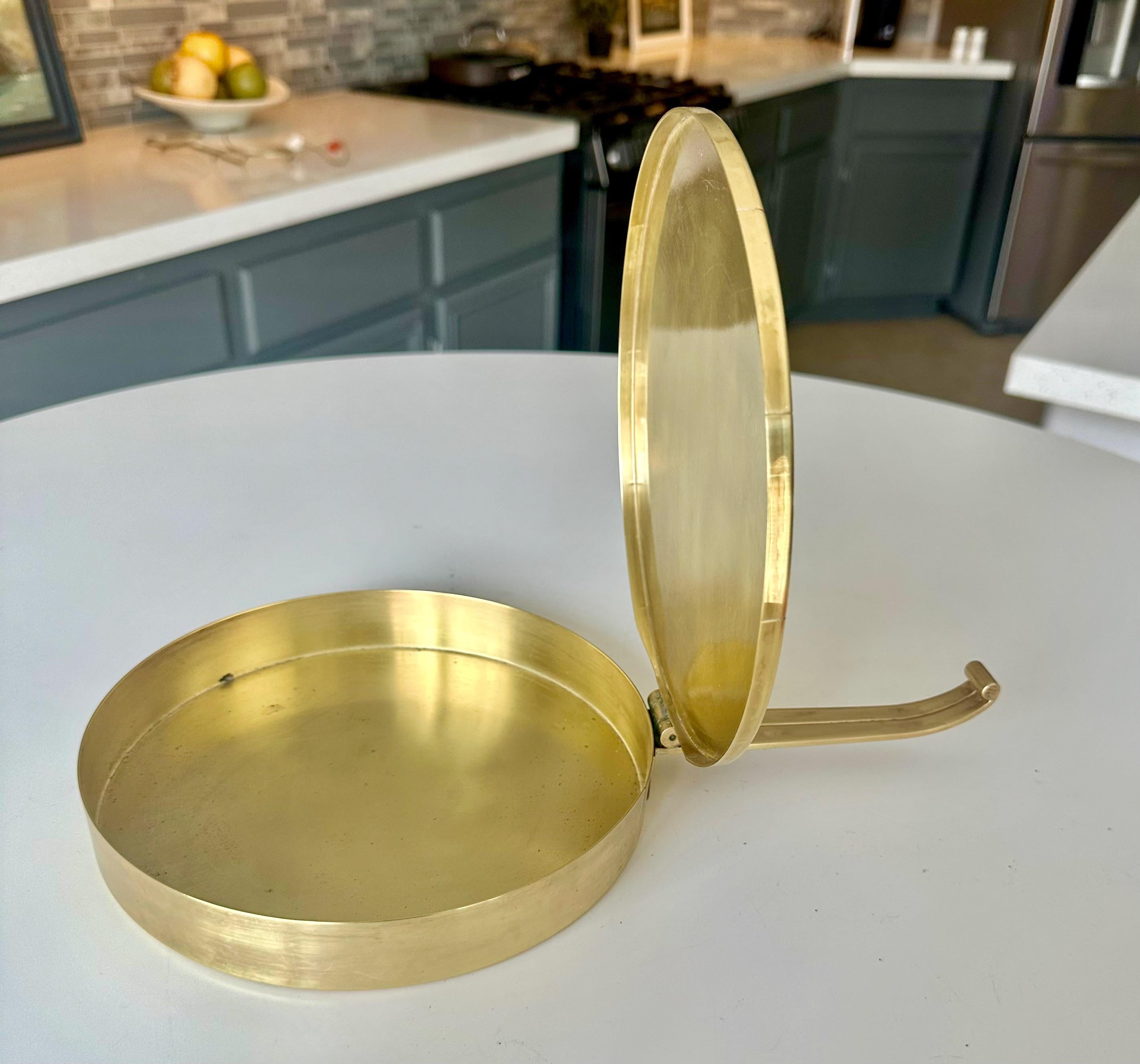 Tommi Parzinger für Dorlyn Silversmiths Silent Butler aus Messing im Angebot 4