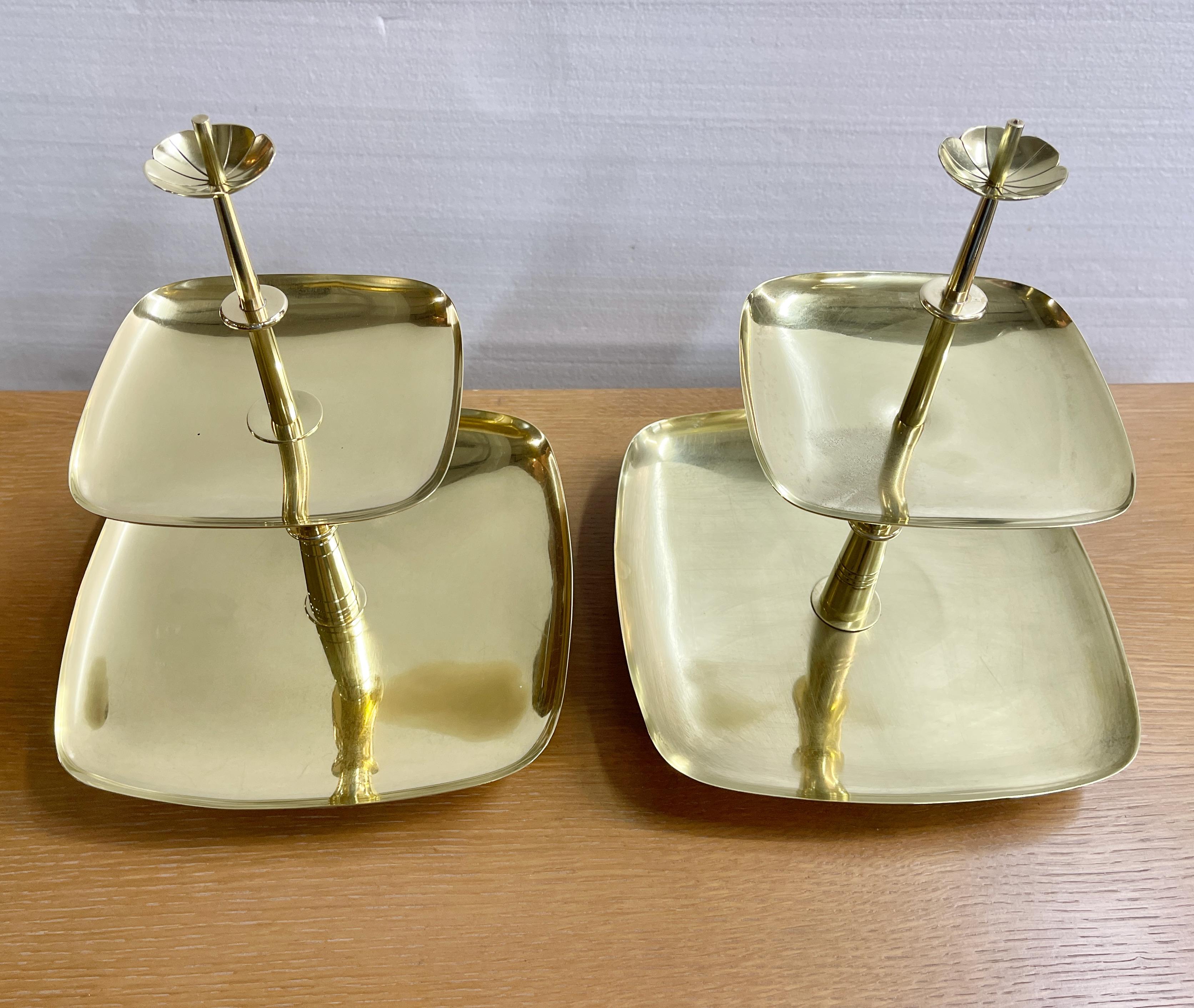 Tommi Parzinger para Dorlyn Silversmiths Candelabro y par de bandejas de servir en venta 7