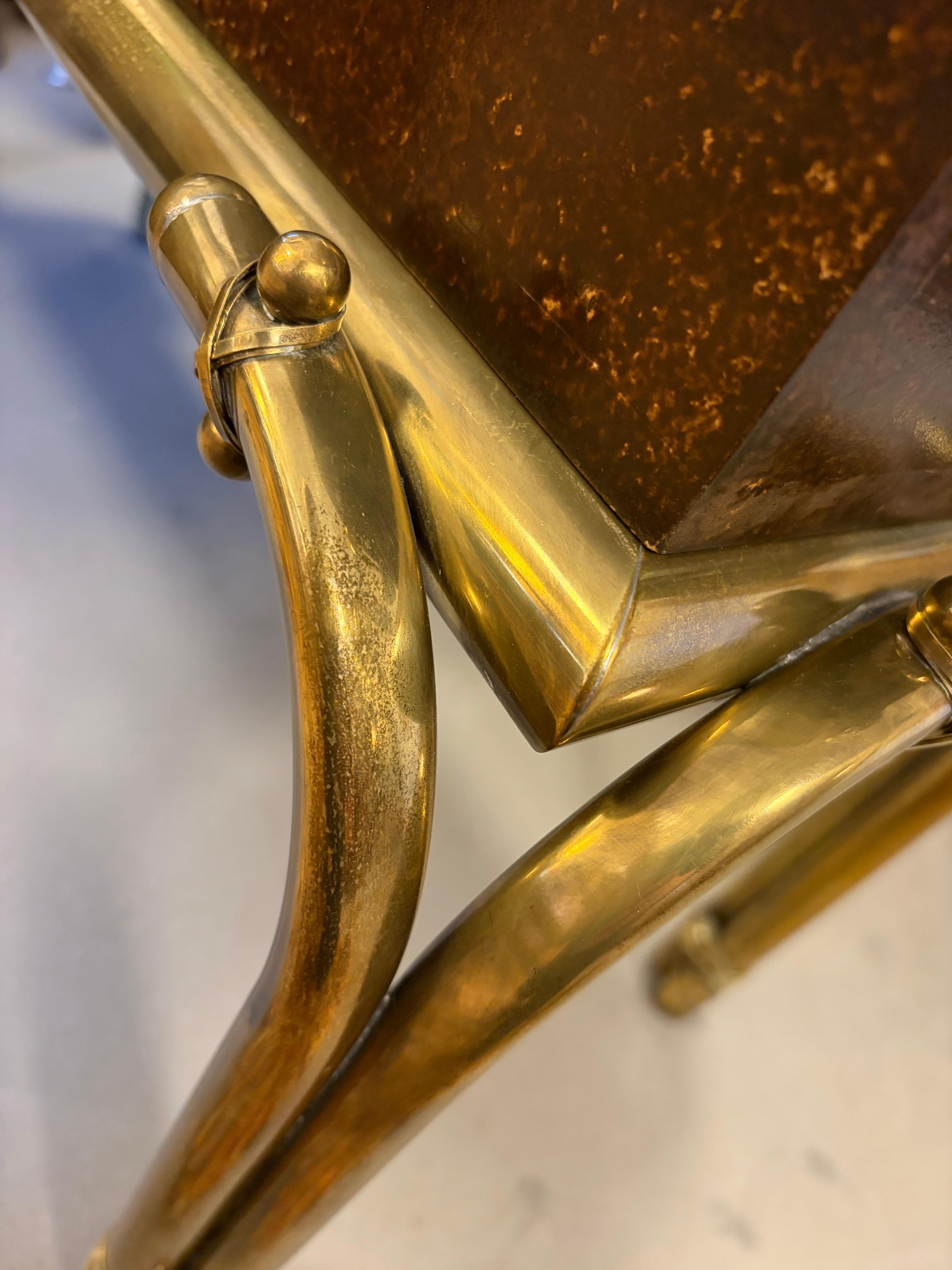 Tommi Parzinger pour Parzinger Originals (Hart) Porte-revues en laiton et laqué en vente 11