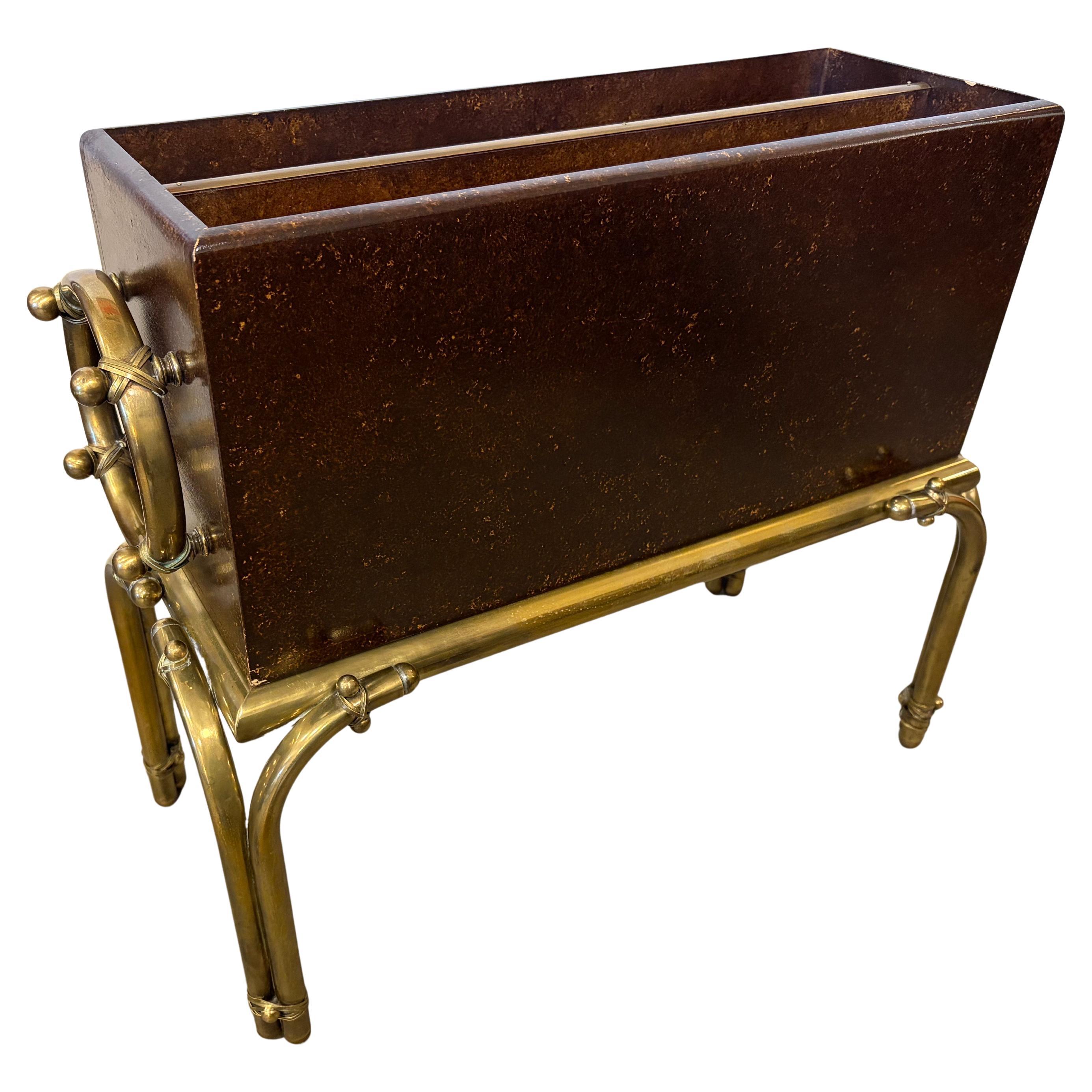 Tommi Parzinger per Parzinger Originals (Hart) Portariviste in ottone e laccato