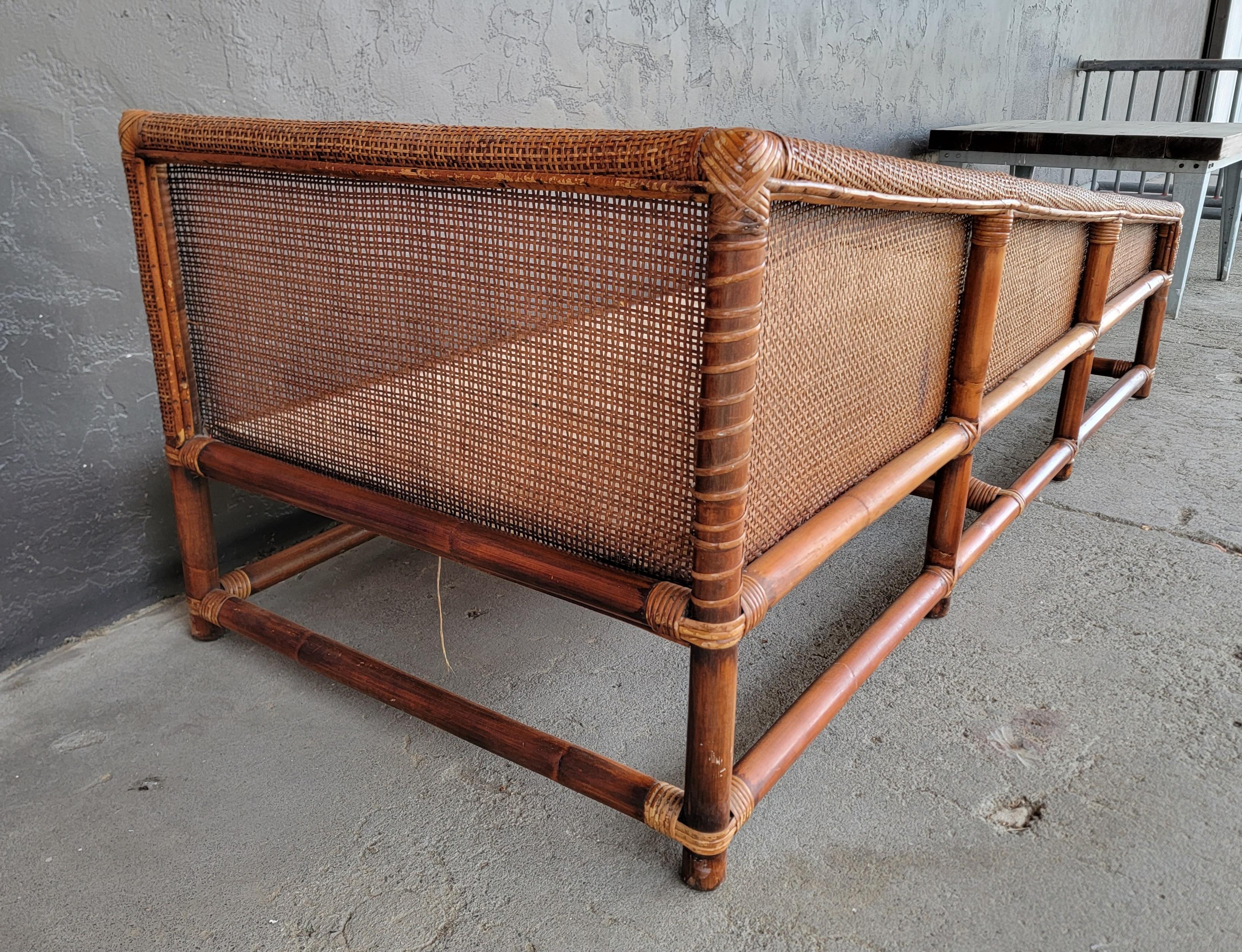 Tommi Parzinger for Willow and Reed Bamboo and Cane Chaise Daybed en venta 2