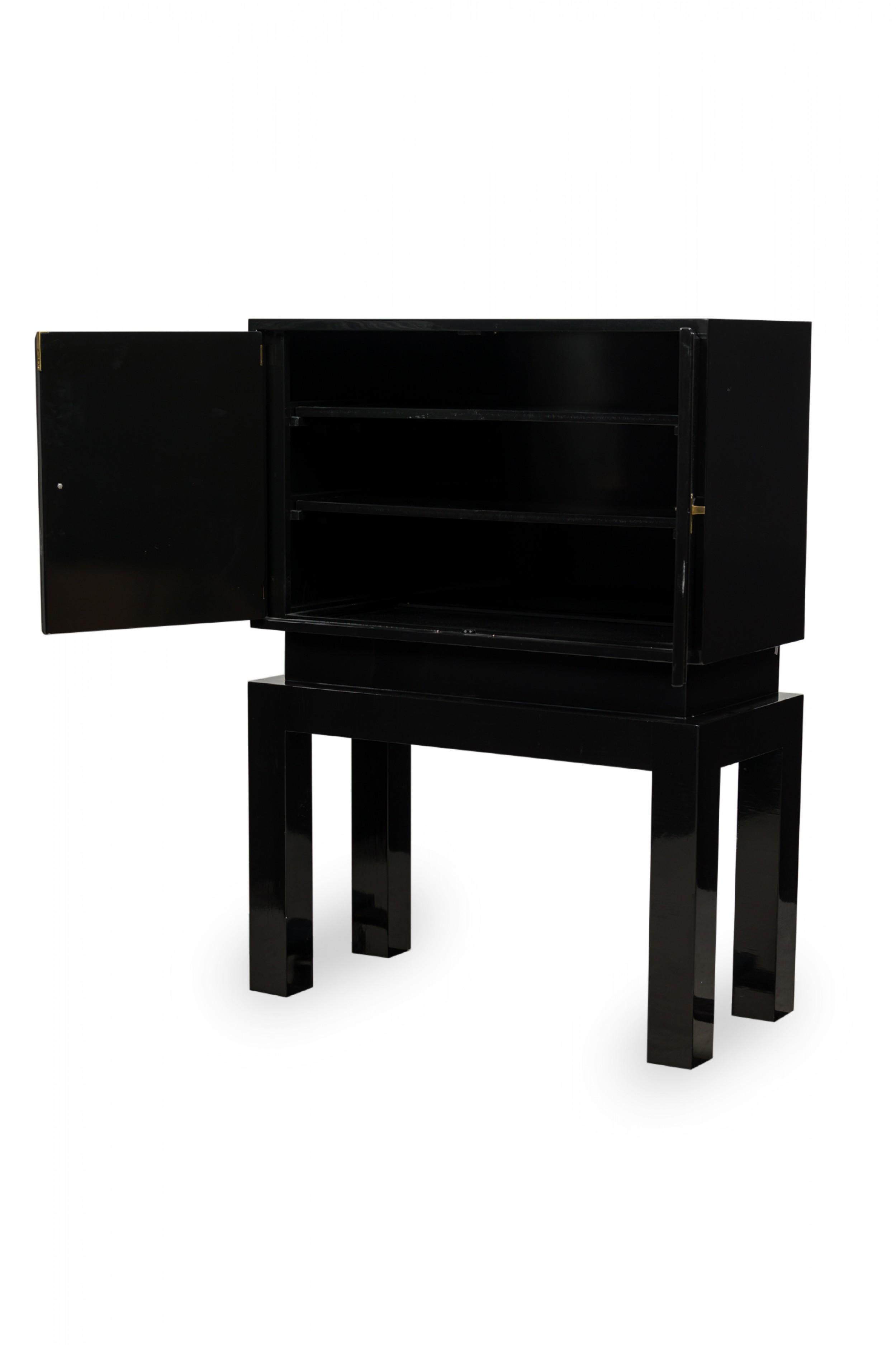 Bronze Tommi Parzinger Midcentury American Modern Black Lacquered Bar Cabinet For Sale
