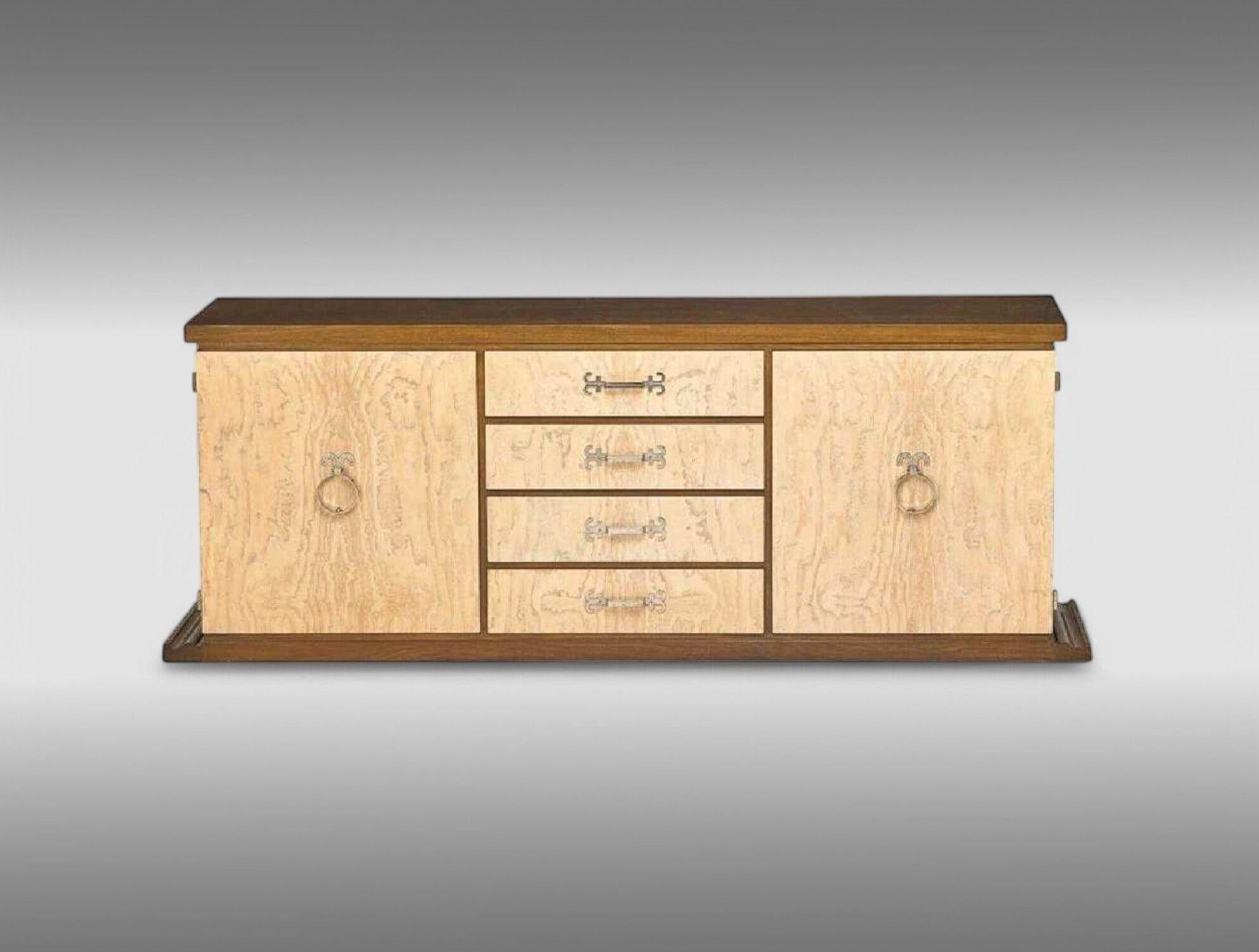 Américain Tommi Parzinger, Mid-Century Modern, Walnut, Burl, Rare Sideboard, USA, 1960s en vente
