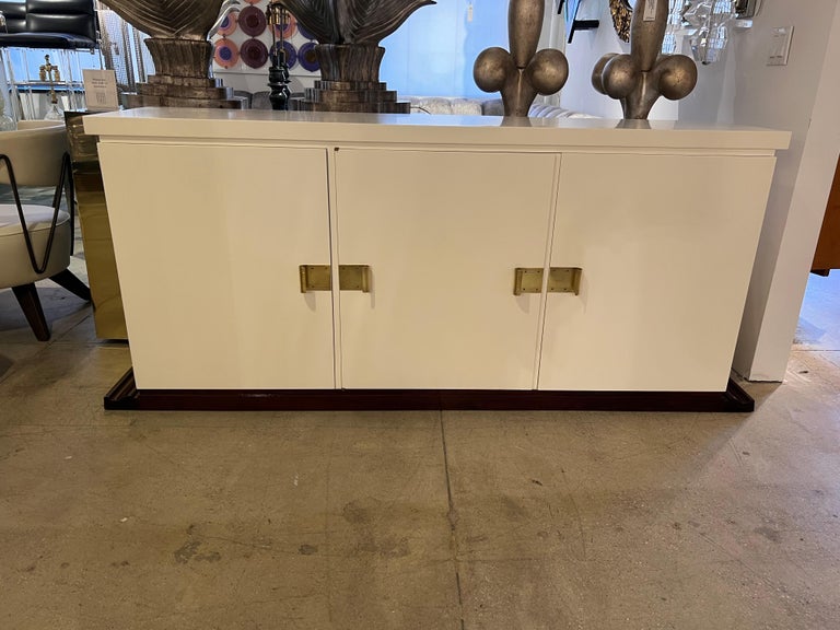 Tommi Parzinger Originals 1960 American Mid-Century Sideboard  Cabinet For Sale 12