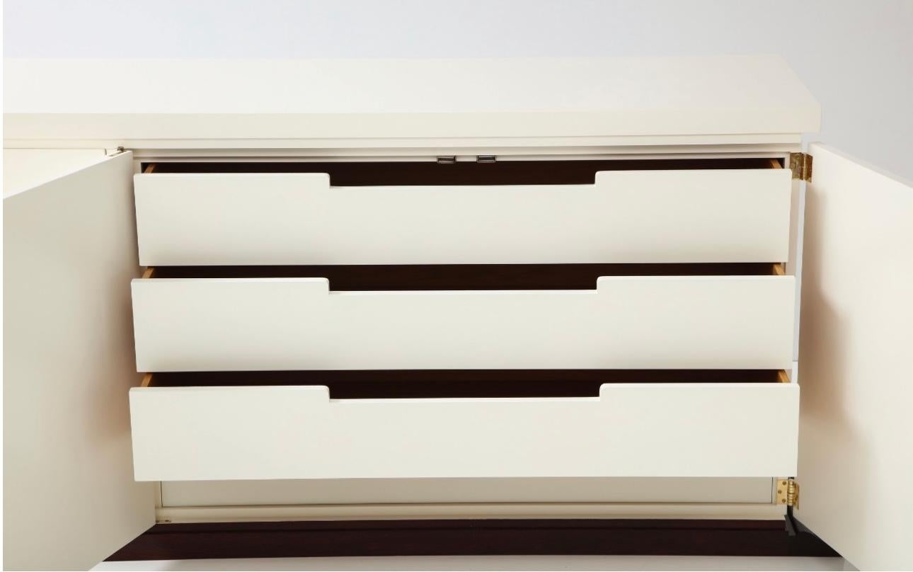 Americano Tommi Parzinger Originals 1960 Credenza americana di metà secolo  Armadietto in vendita