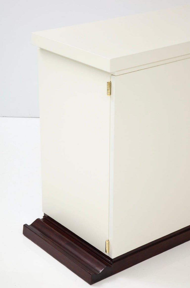 Tommi Parzinger Originals 1960 American Mid-Century Sideboard  Cabinet For Sale 2