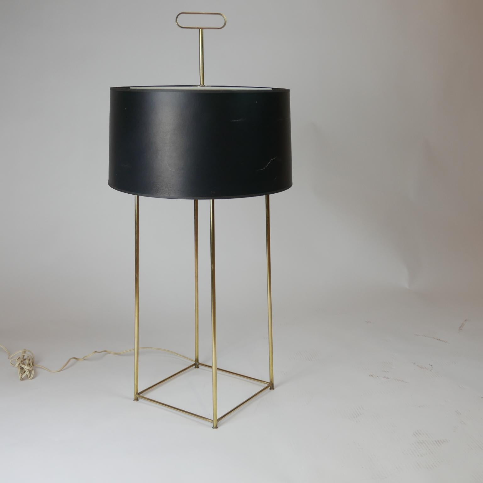 Mid-Century Modern Tommi Parzinger Originals Model 19 Table Lamp in Brass with Original Shade